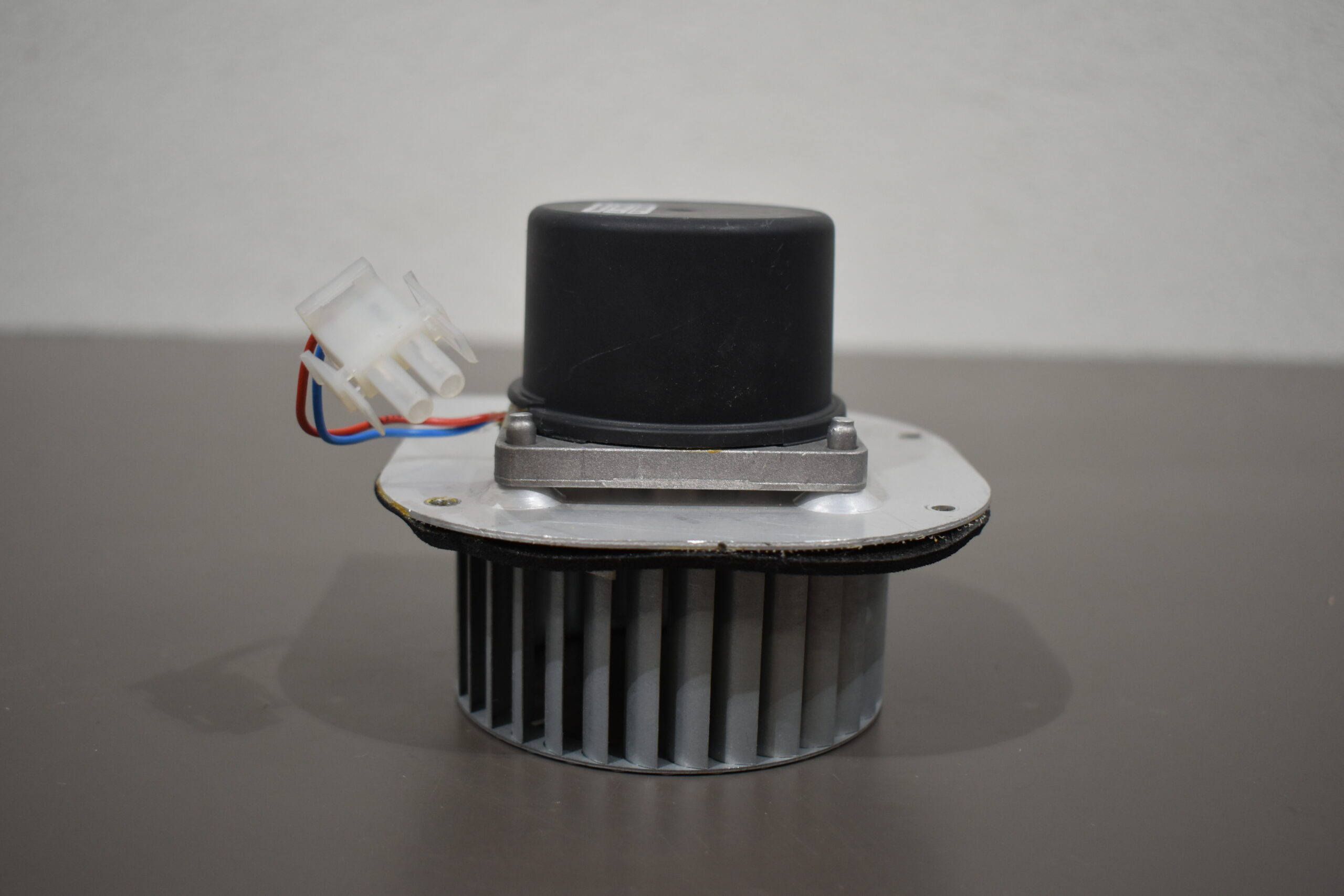 Alde 3000 Verbrennungslüfter / Ventilator – Bild 6