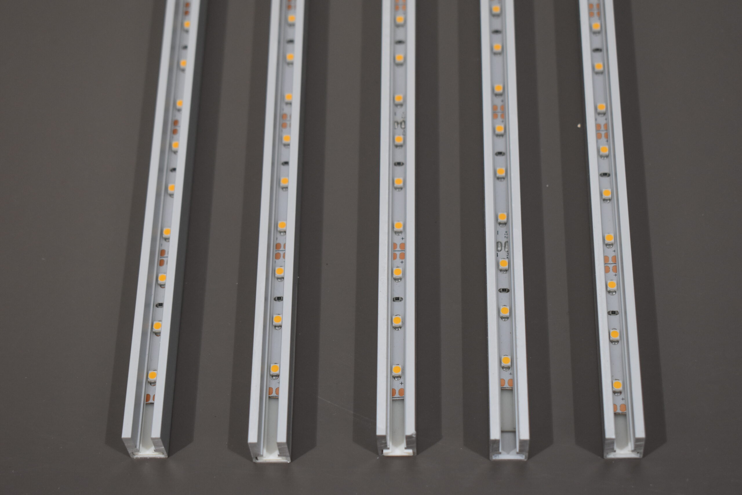 Dometic Light System LED mit U-Profil Alu; 5er-Set – Bild 3