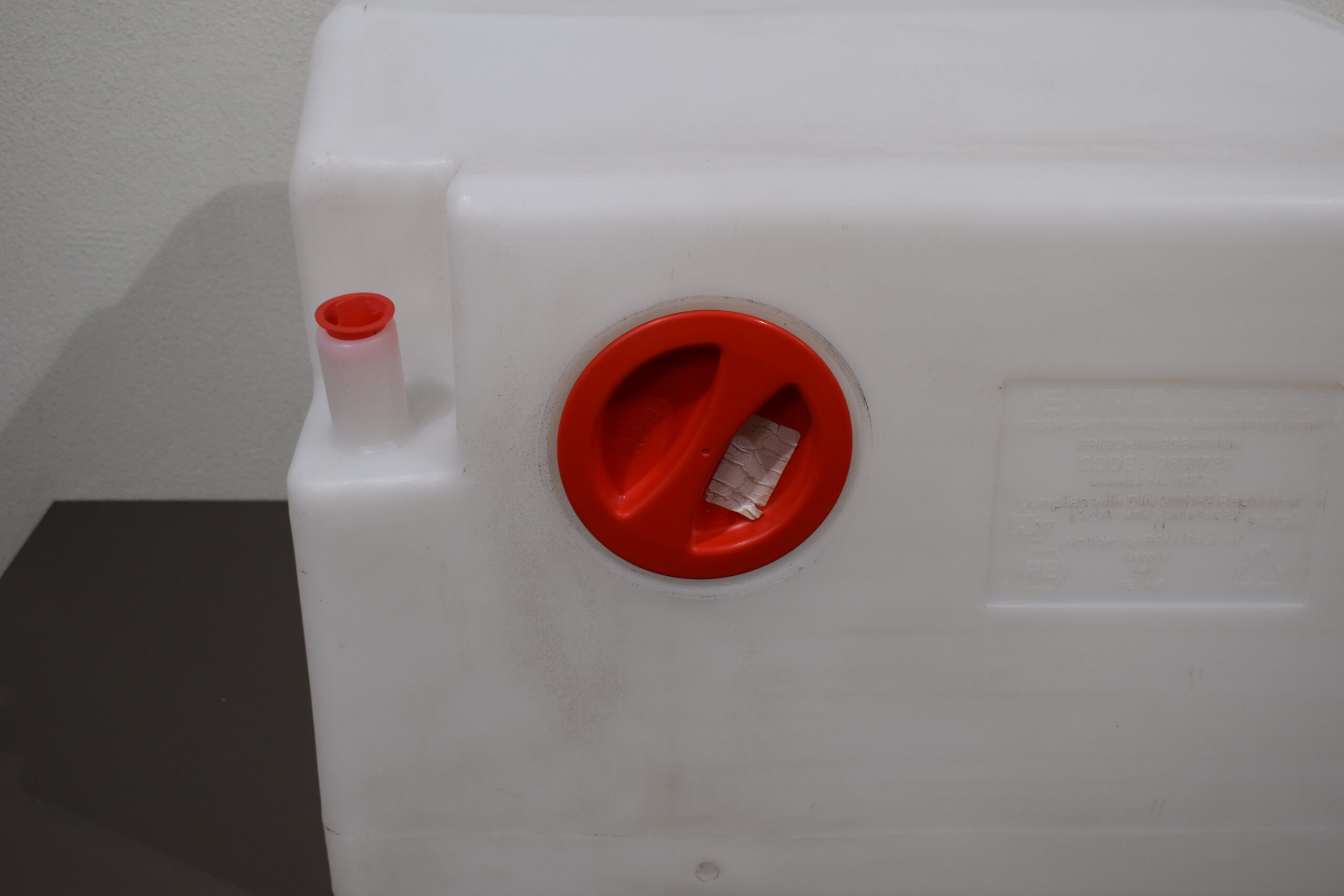 Eura Mobil Frischwassertank – Bild 3