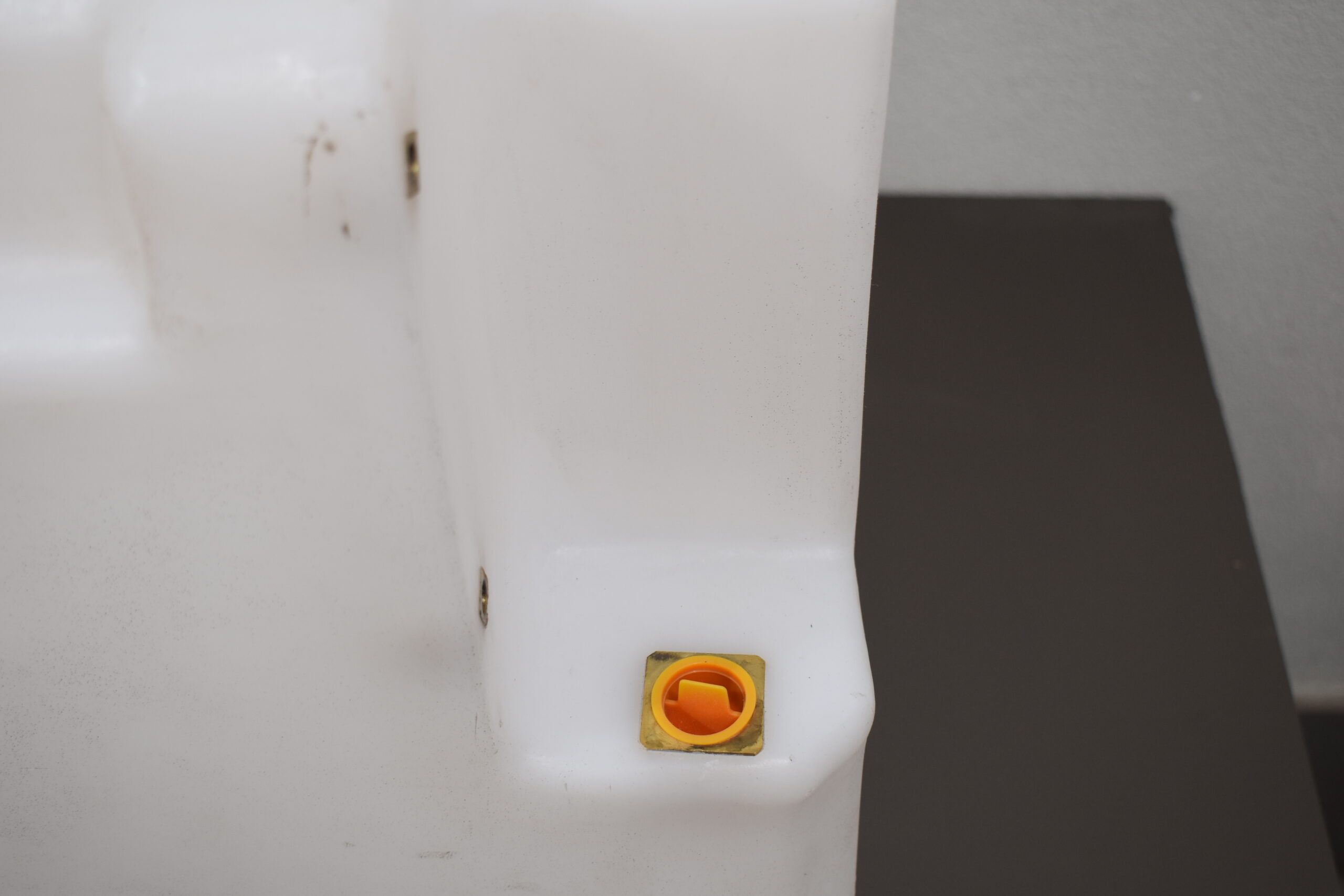 Eura Mobil Frischwassertank – Bild 7