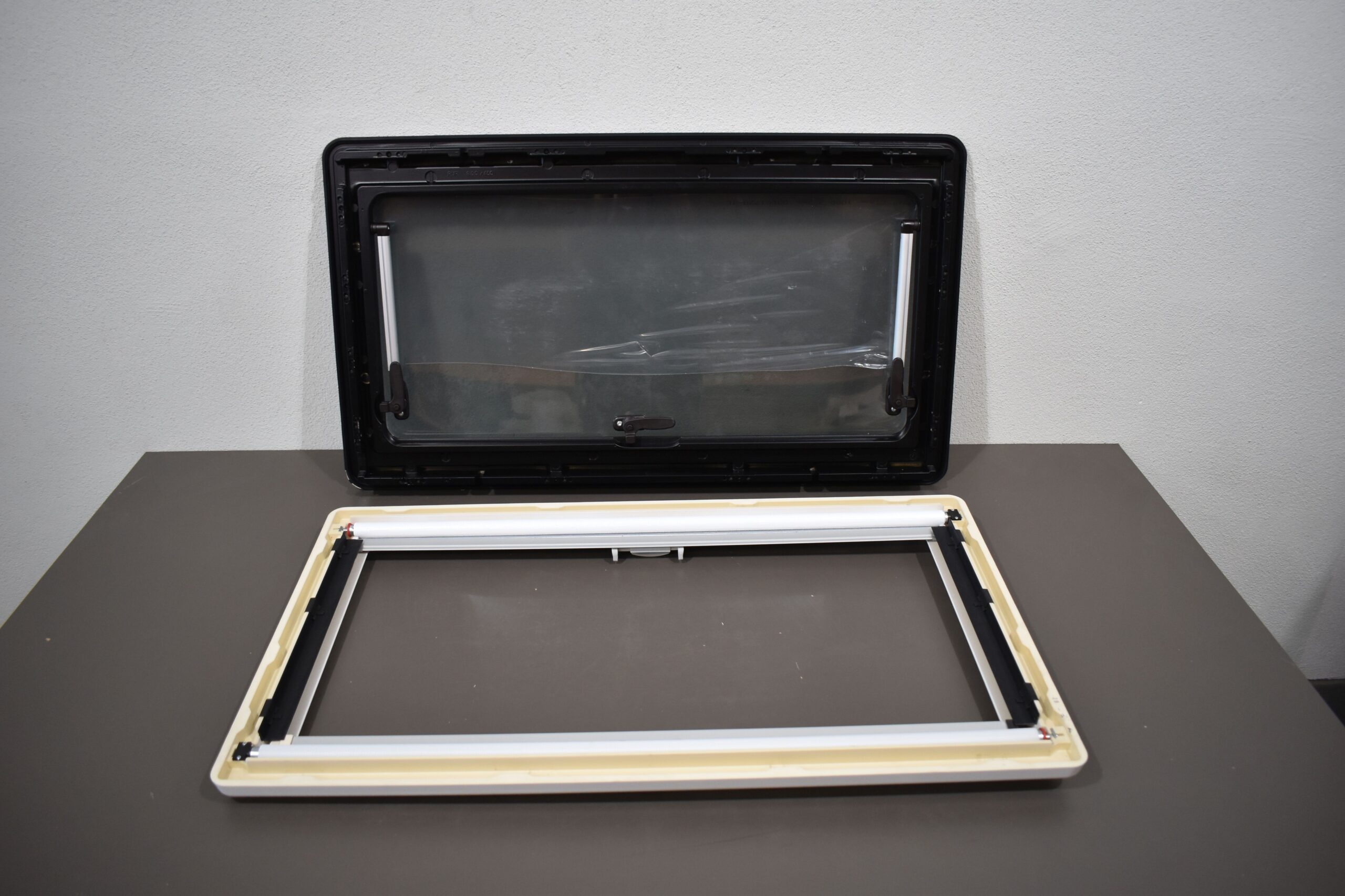 Dometic S4 Ausstellfenster mit Innenrahmen 800x450mm – Bild 12