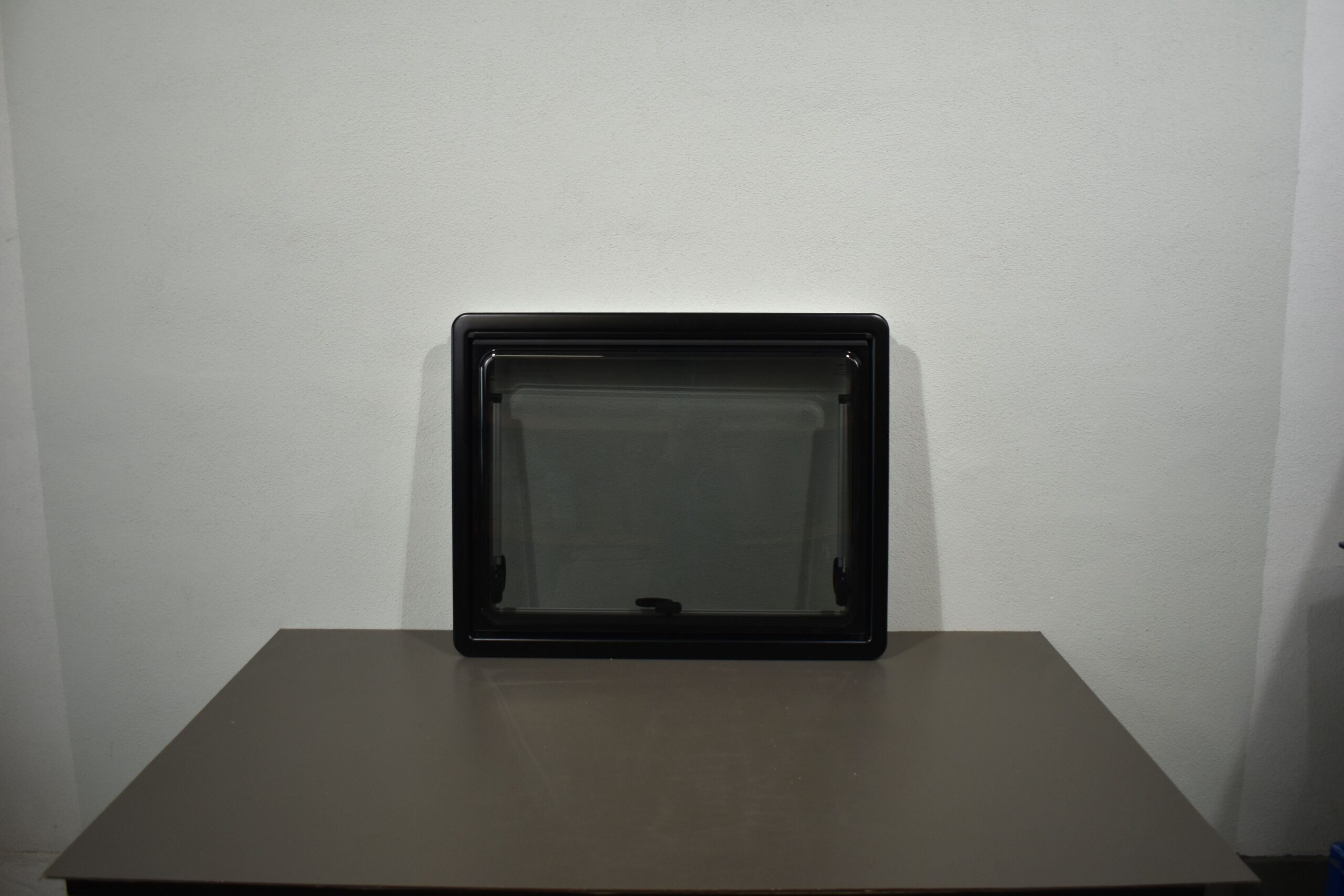 Dometic S4 Ausstellfenster mit Innenrahmen 750x600mm