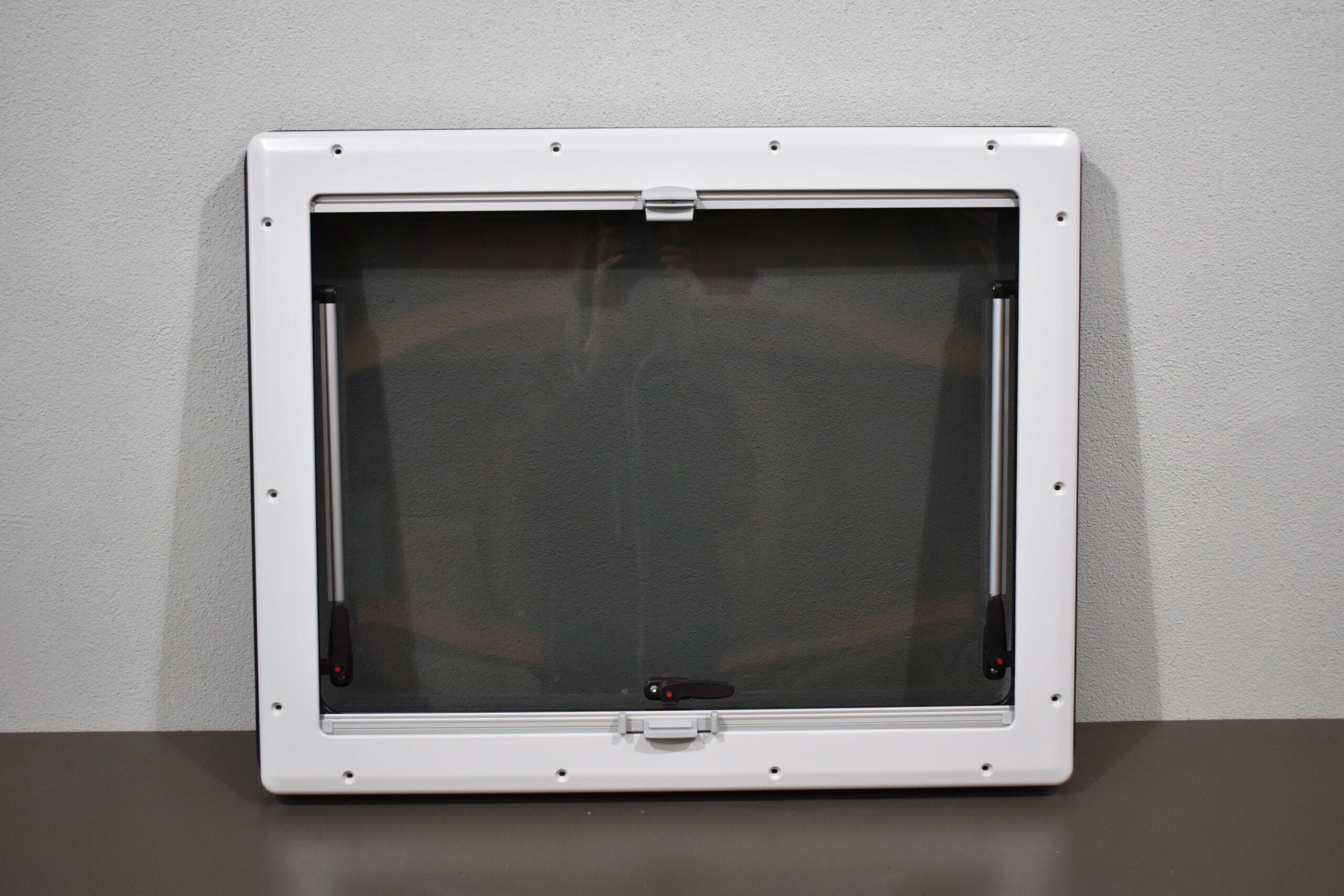 Dometic S4 Ausstellfenster mit Innenrahmen 750x600mm – Bild 4