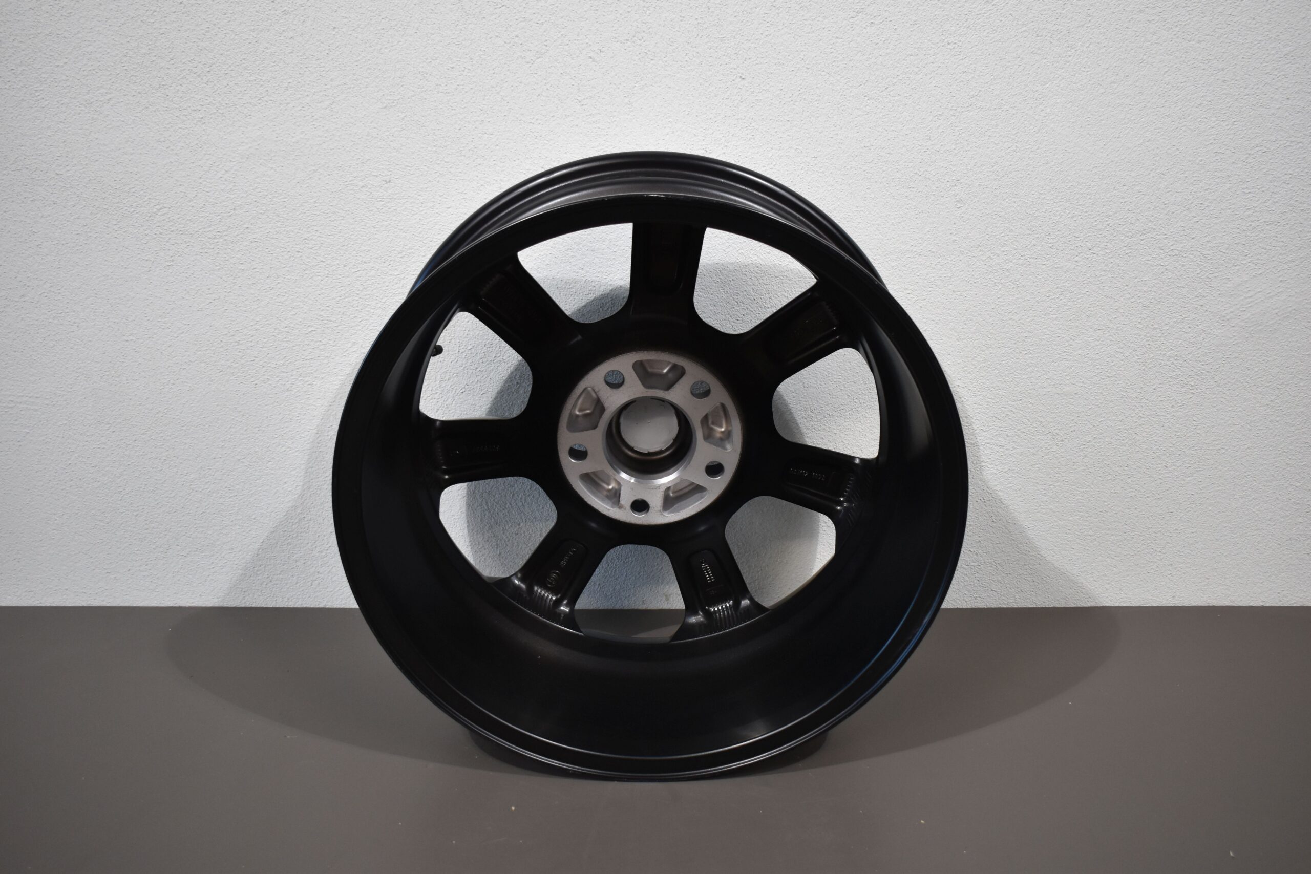 Goldschmitt Felge 18 Zoll; Niesmann und Bischoff Emblem Nabendeckel – Bild 5