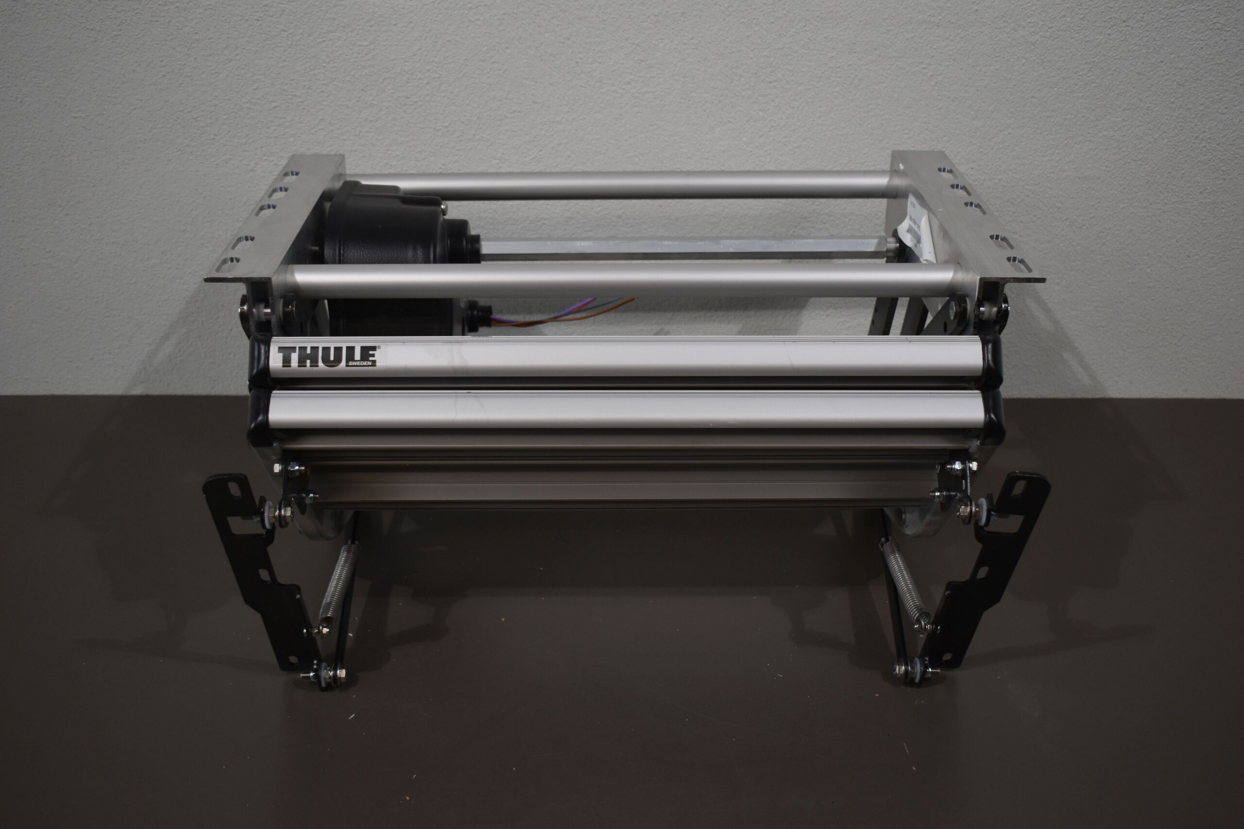 Thule Elektrisch ausfahrende Trittstufe Double Step 12Volt 500 I Smove – Bild 2