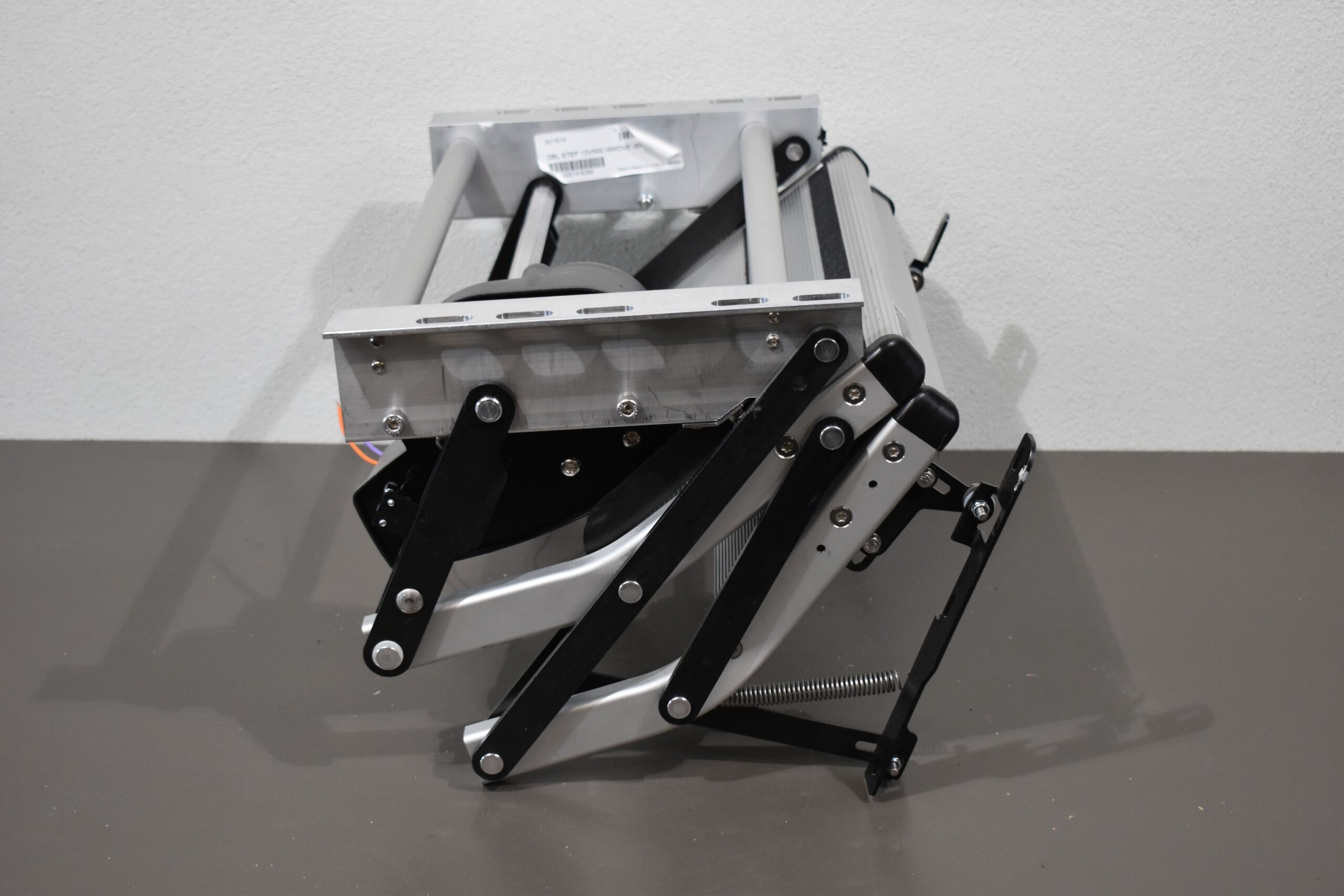 Thule Elektrisch ausfahrende Trittstufe Double Step 12Volt 500 I Smove – Bild 4