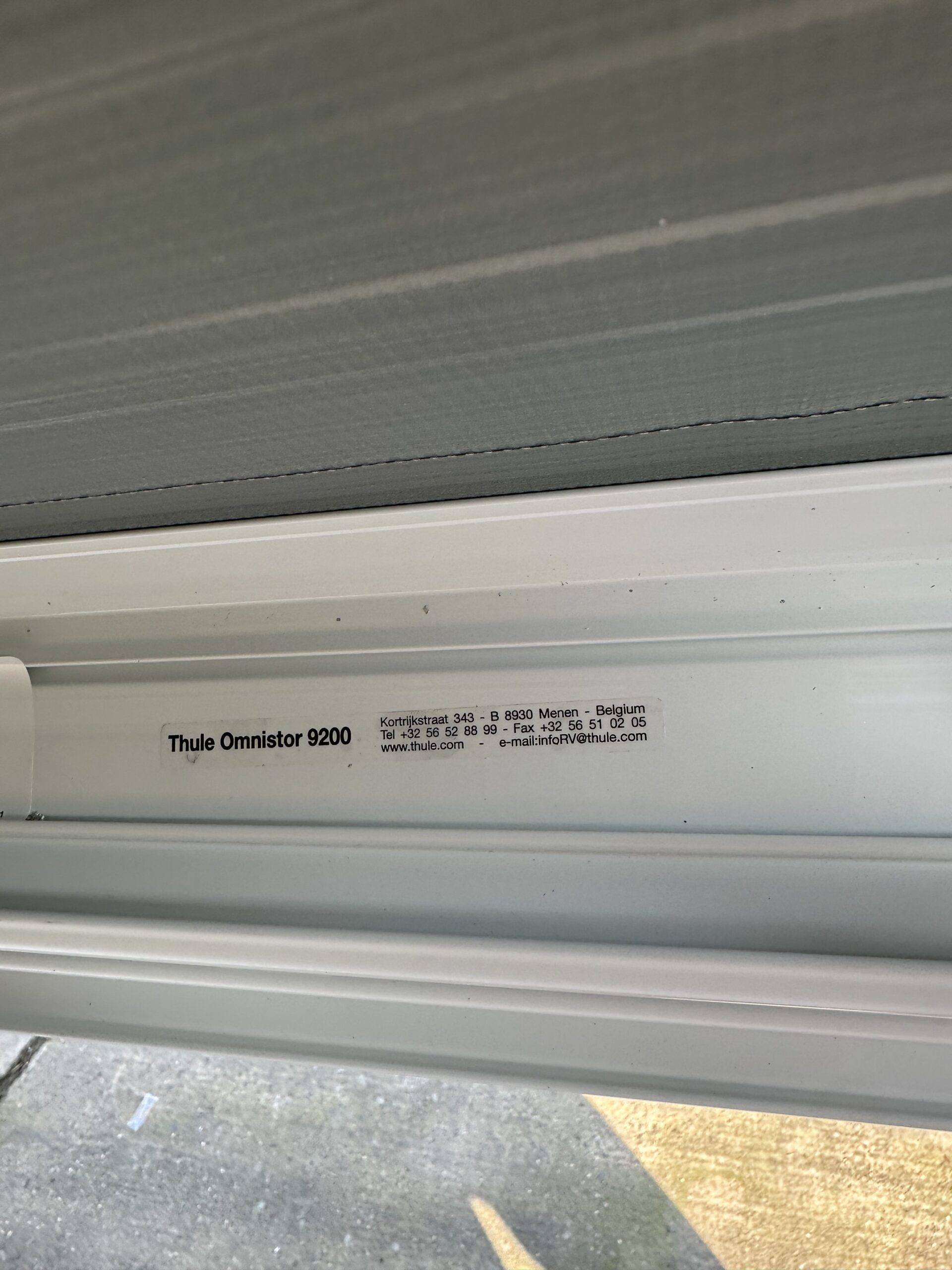 Thule Omnistor 9200 WHI Dachmarkise 550cm weiß – Bild 4