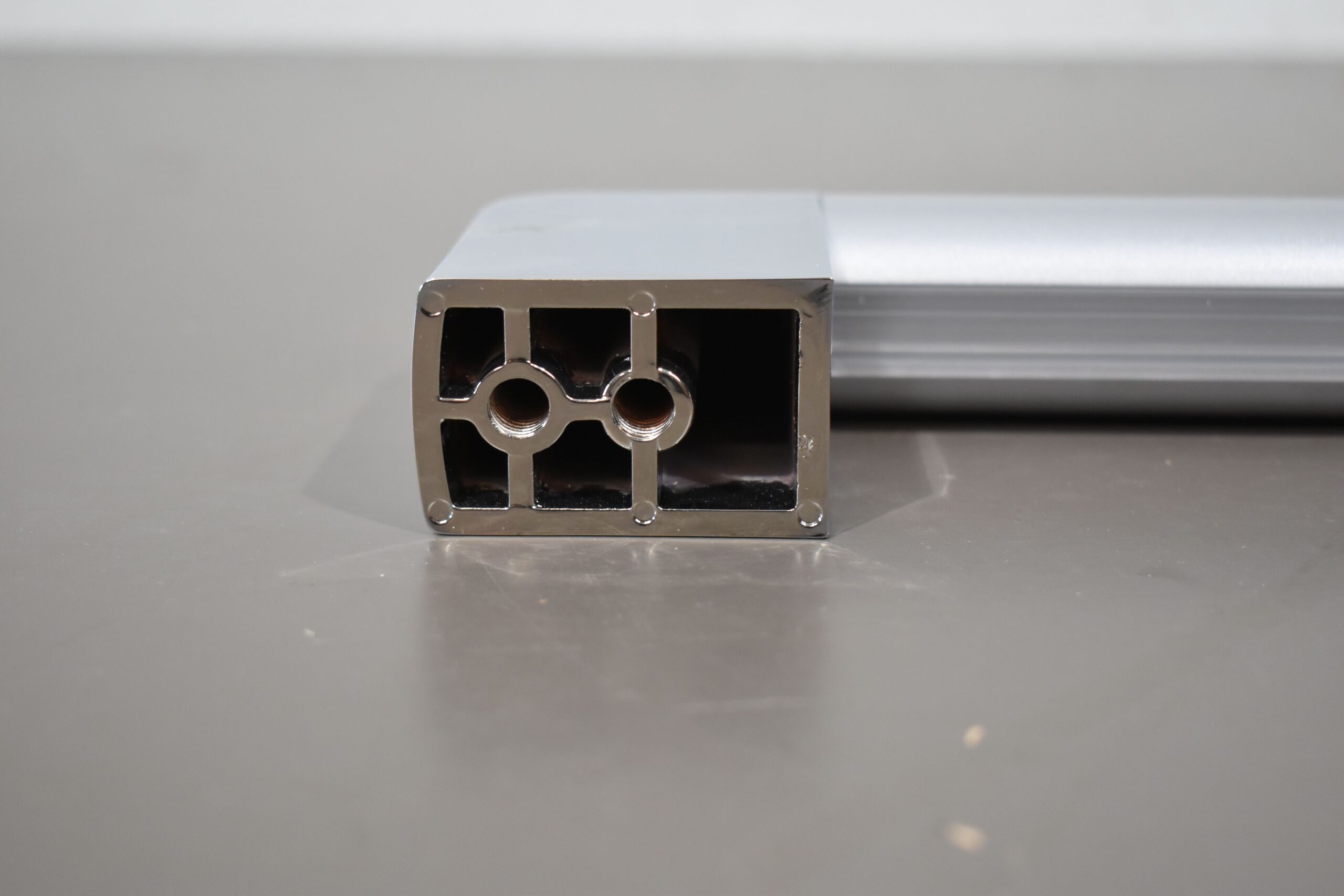 Niesmann und Bischoff Türeinstiegsgriff; grau – Bild 5