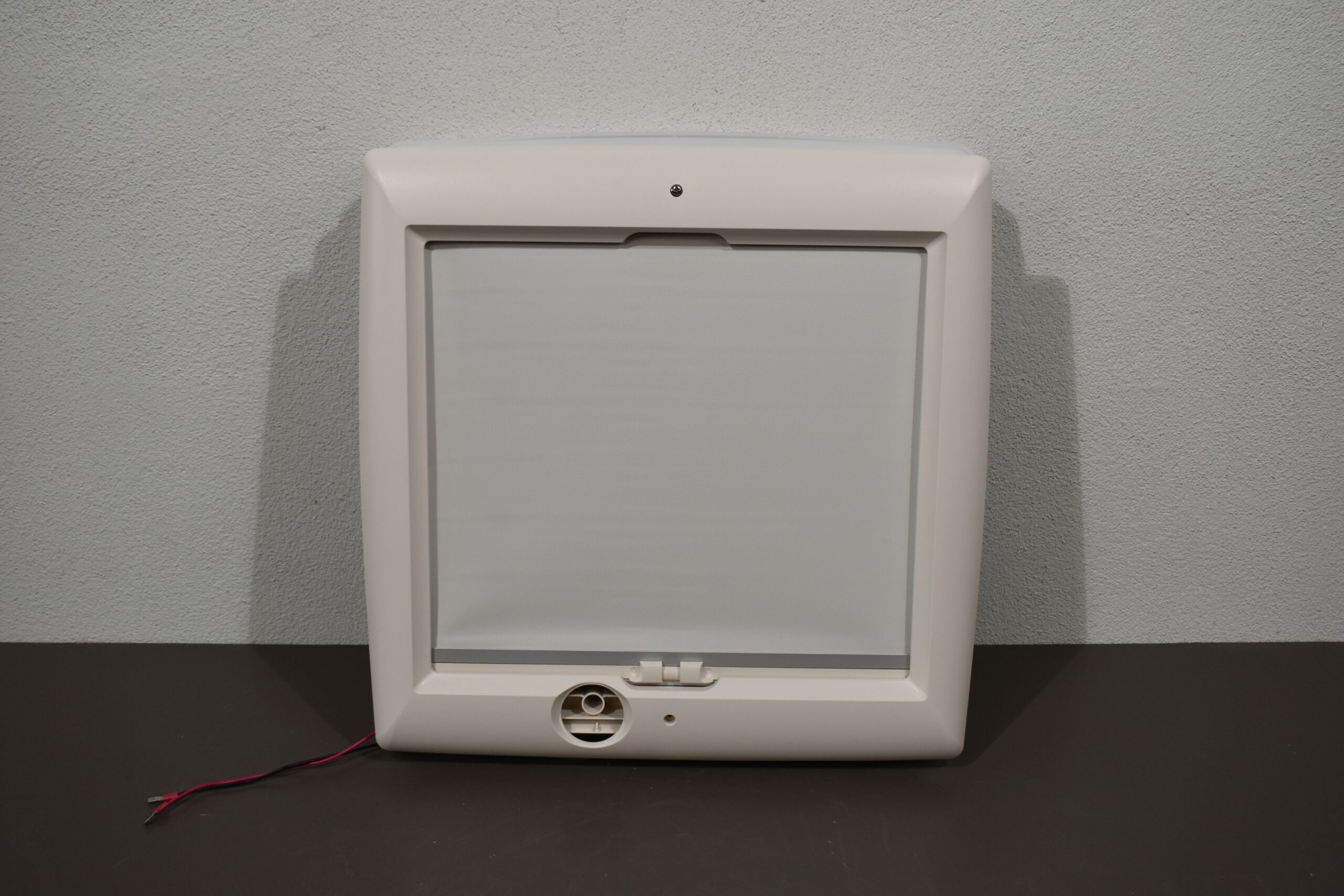 Thule Dachhaube mit 12 Volt Ventilator 400x400mm – Bild 3