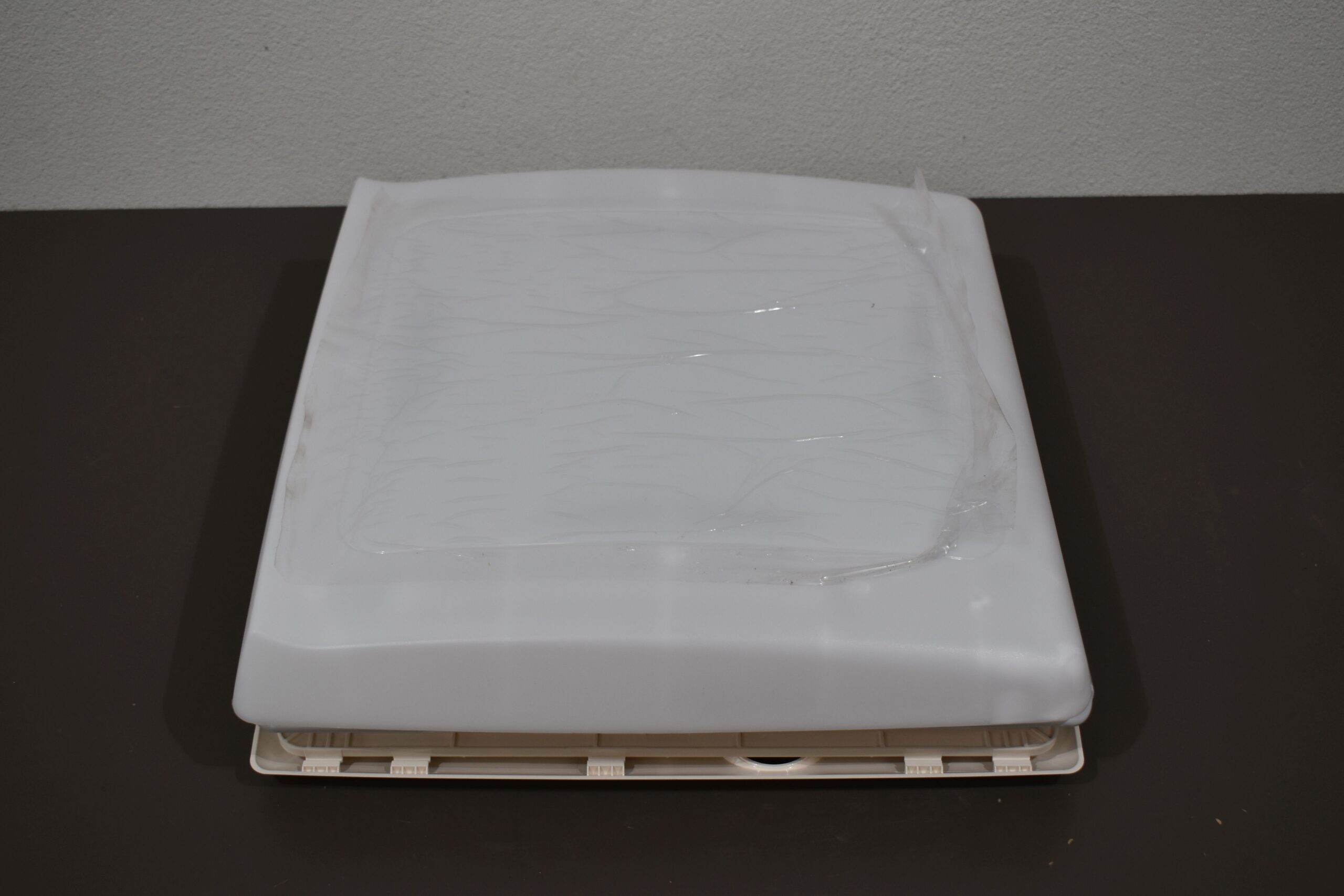 Thule Dachhaube mit 12 Volt Ventilator 400x400mm – Bild 6