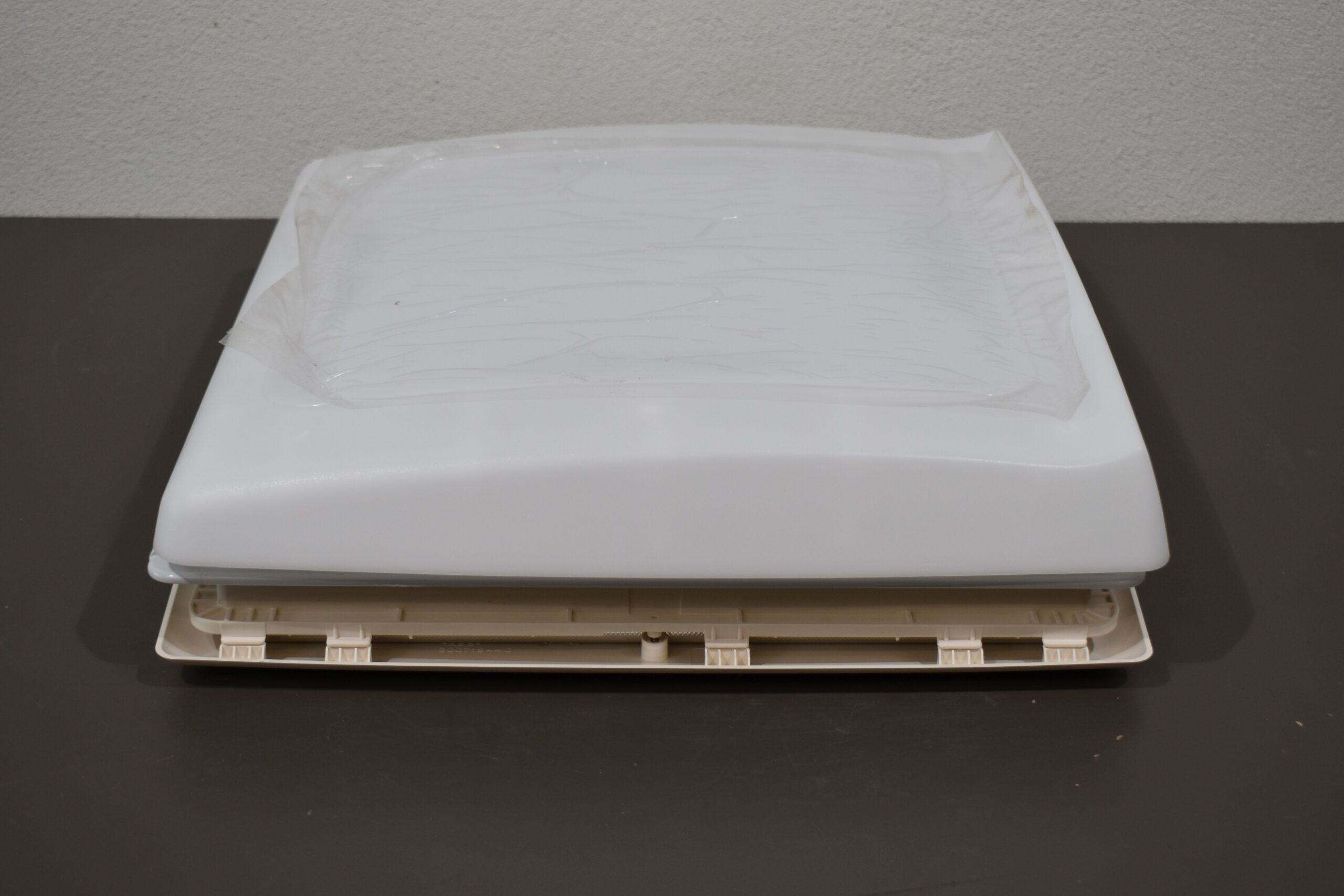 Thule Dachhaube mit 12 Volt Ventilator 400x400mm – Bild 9