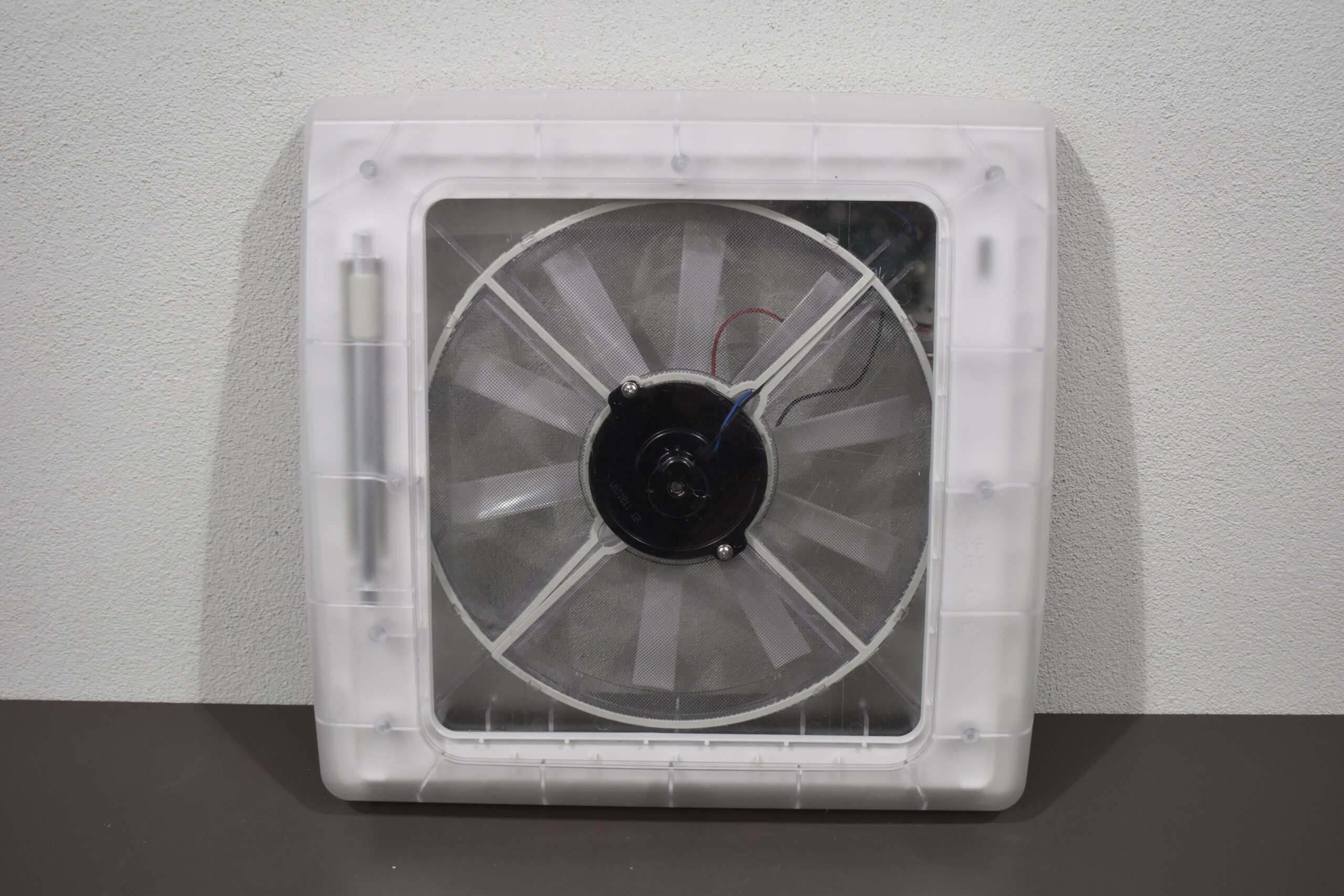 Thule Dachhaube mit 12 Volt Ventilator; an Bastler – Bild 2