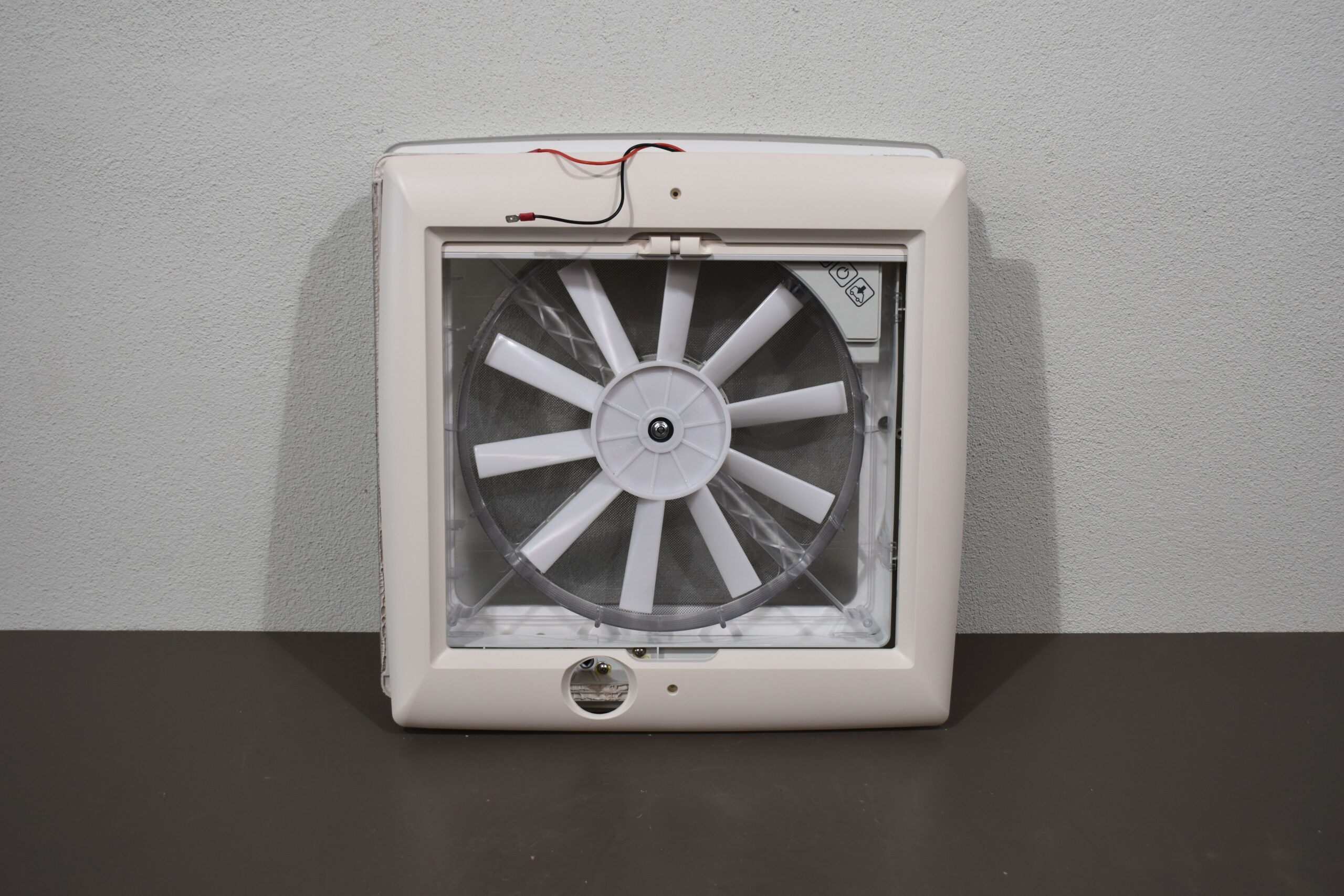 Thule Dachhaube mit 12 Volt Ventilator; an Bastler – Bild 3