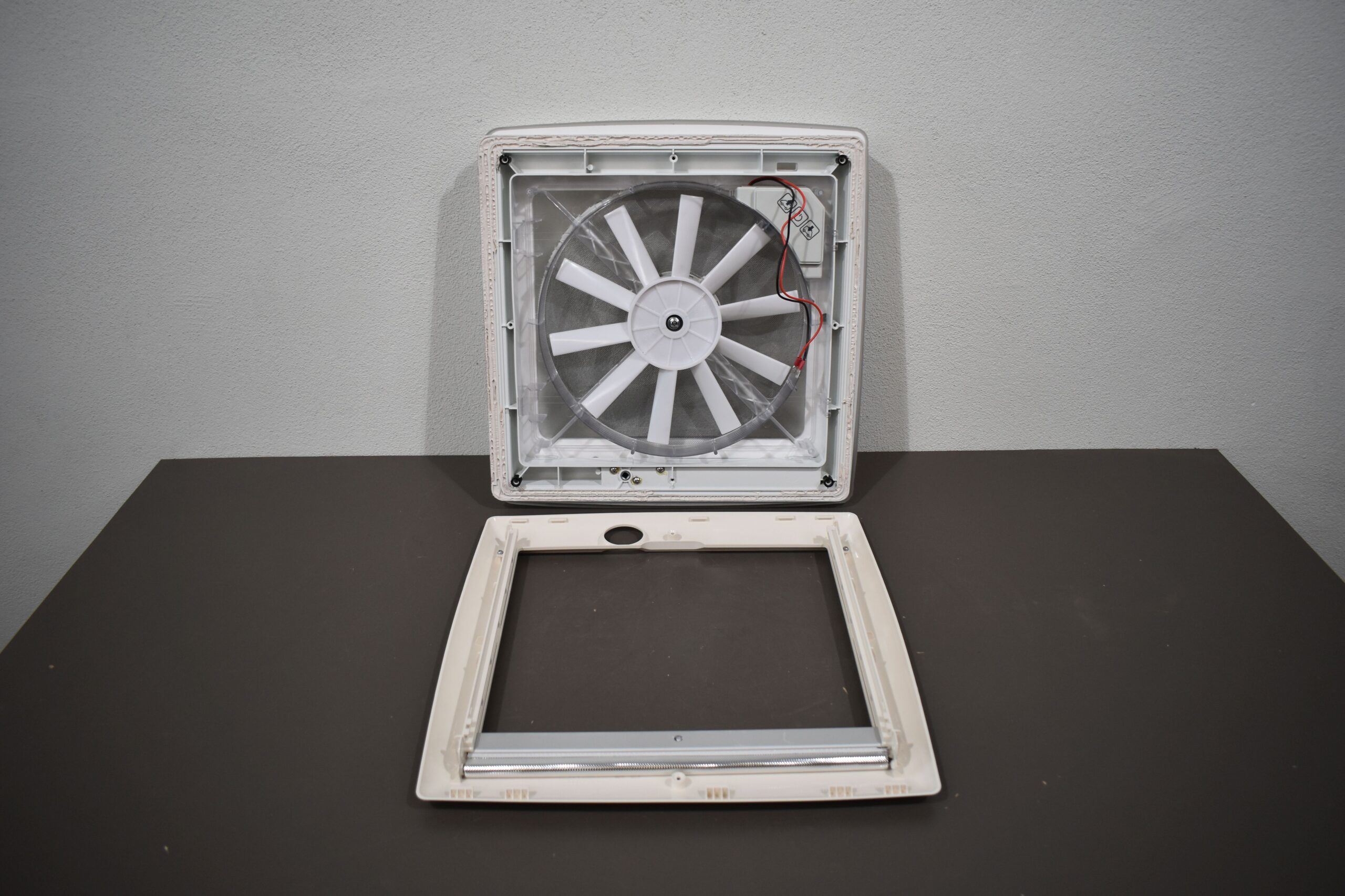 Thule Dachhaube mit 12 Volt Ventilator; an Bastler – Bild 4