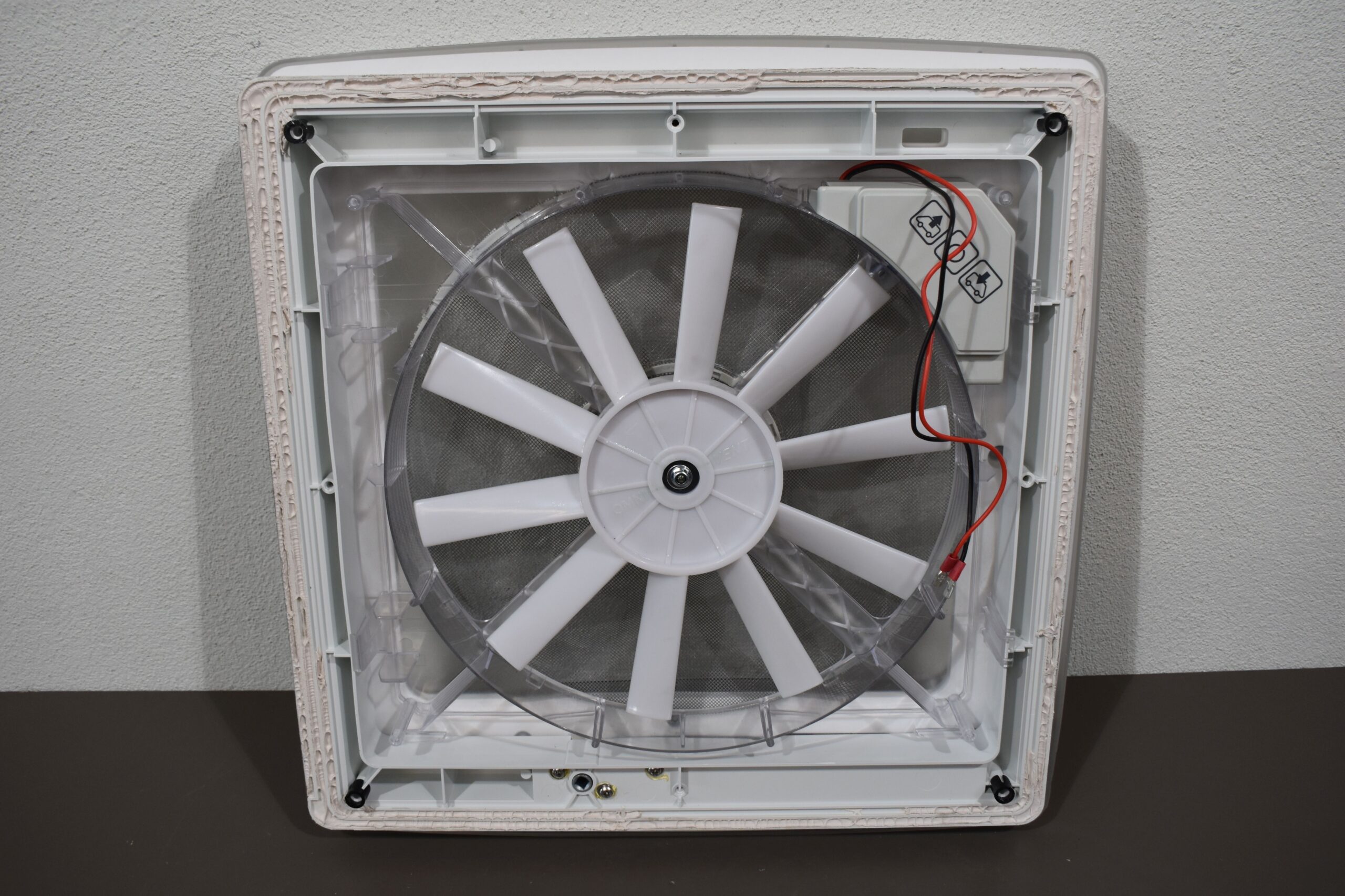 Thule Dachhaube mit 12 Volt Ventilator; an Bastler – Bild 5