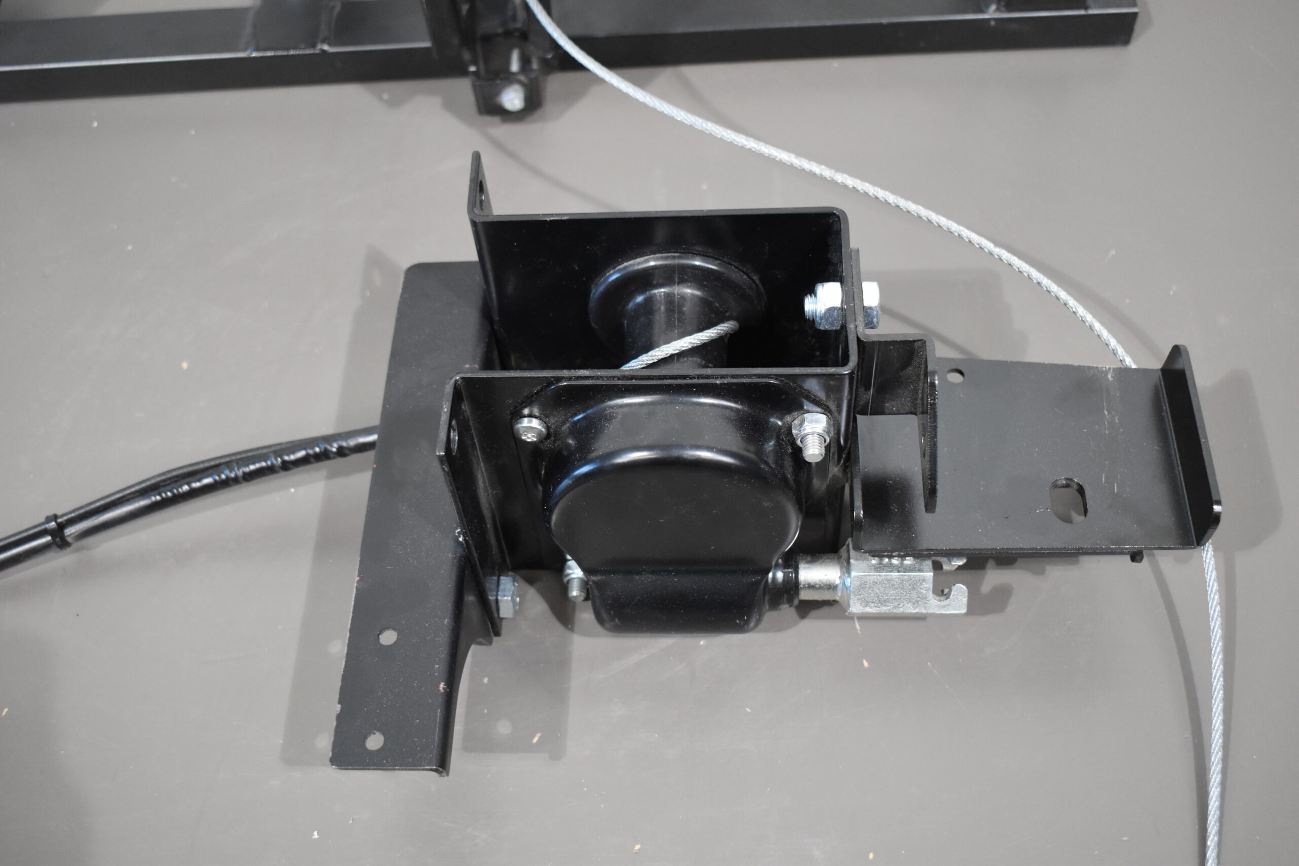 Reserverad Halterung mit Seilzug – Bild 4