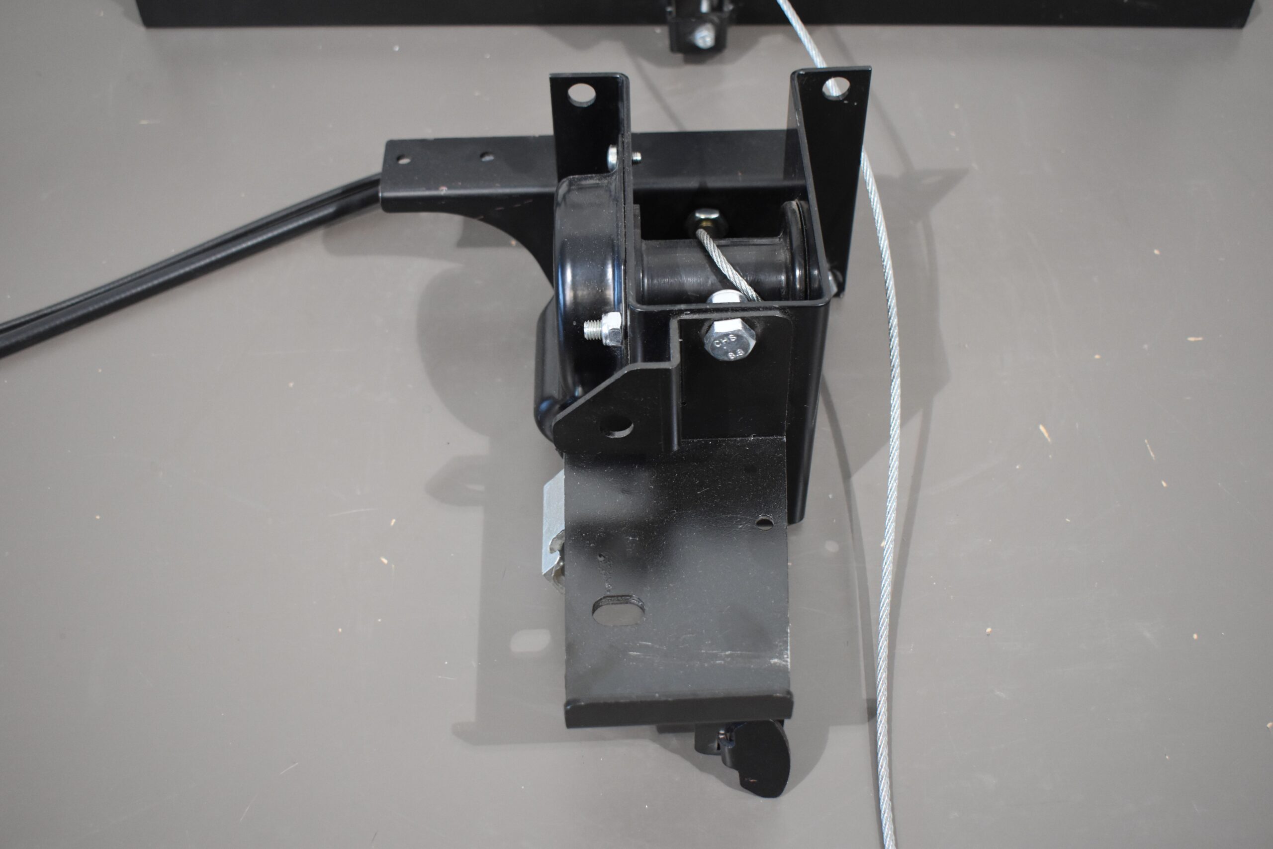 Reserverad Halterung mit Seilzug – Bild 9
