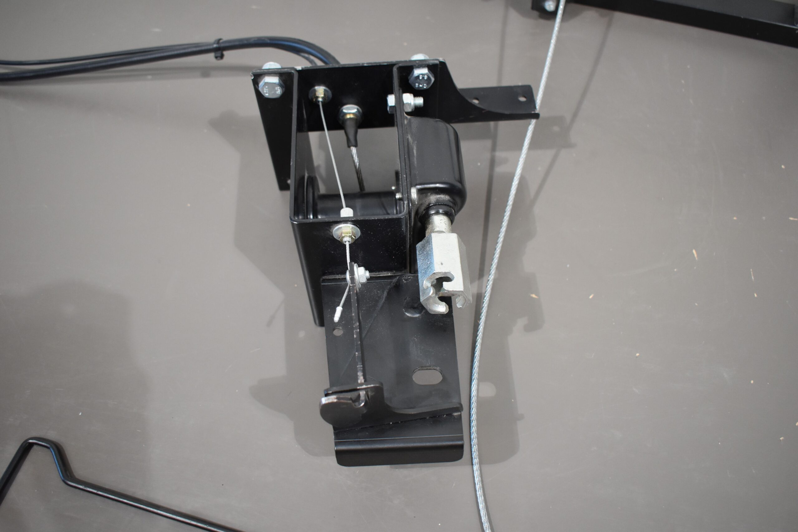 Reserverad Halterung mit Seilzug – Bild 10