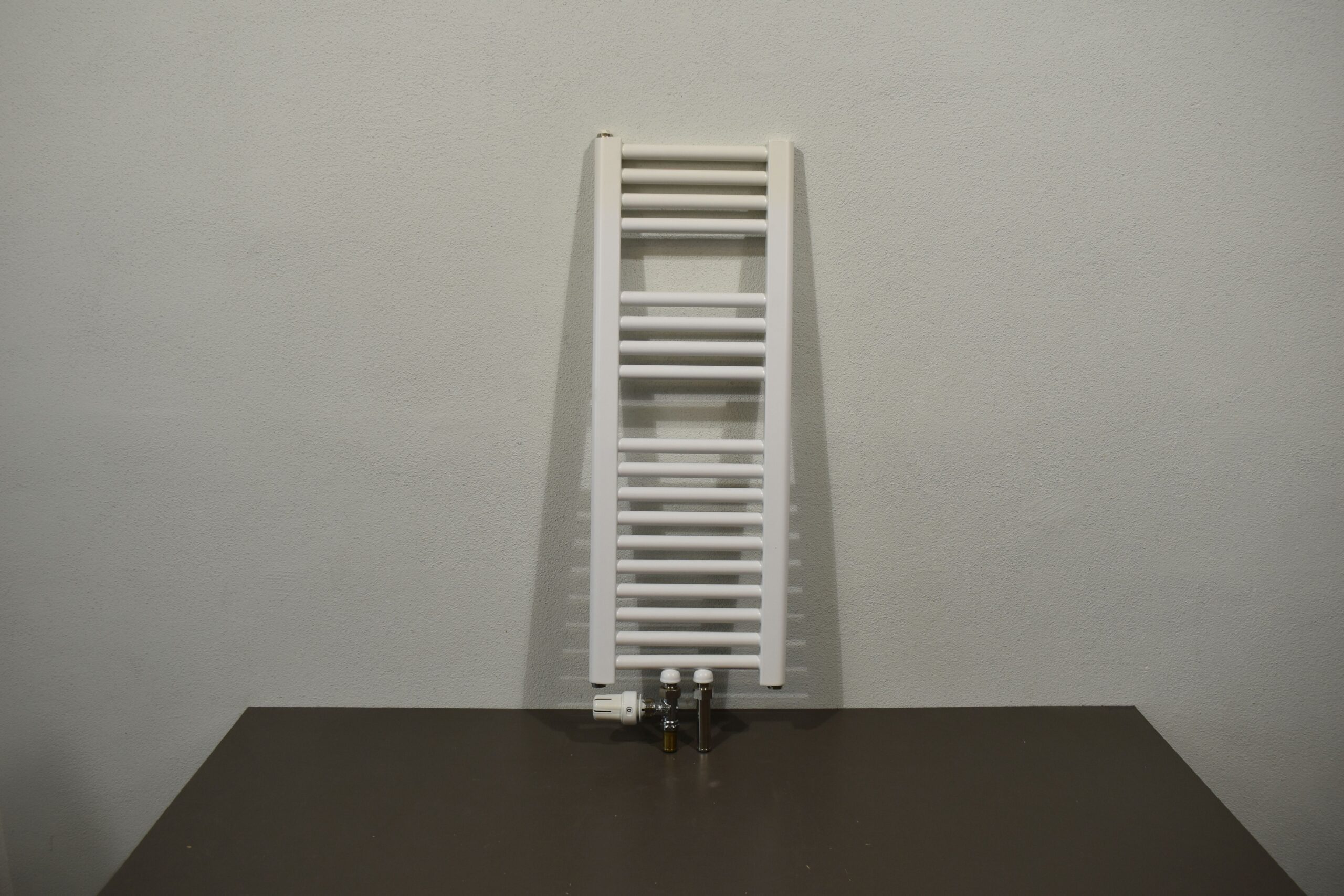 Heizkörper mit Anschluss 827x300mm