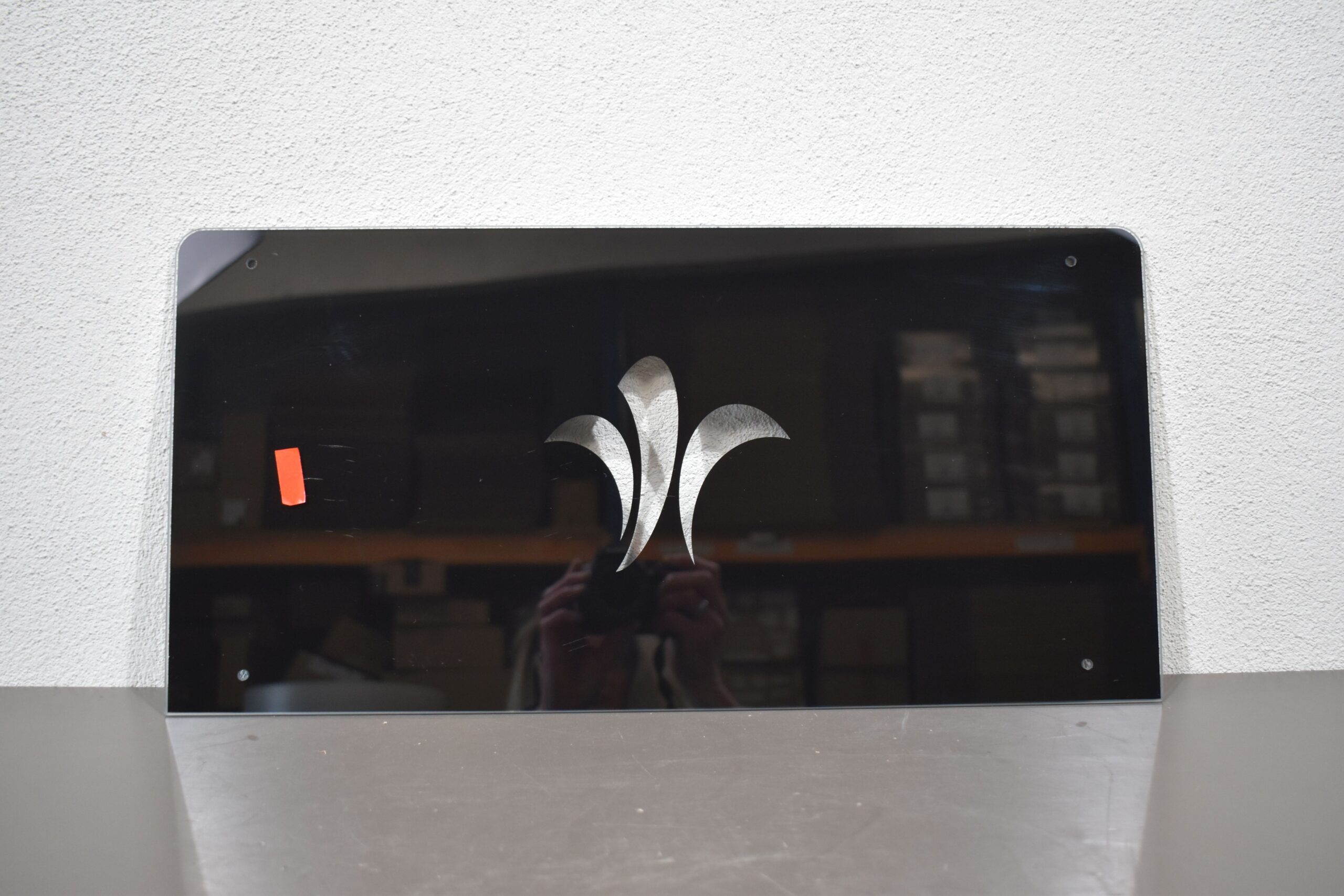 Niesmann und Bischoff Glas-Spritzschutz mit Lilie; schwarz: 250x505mm – Bild 2