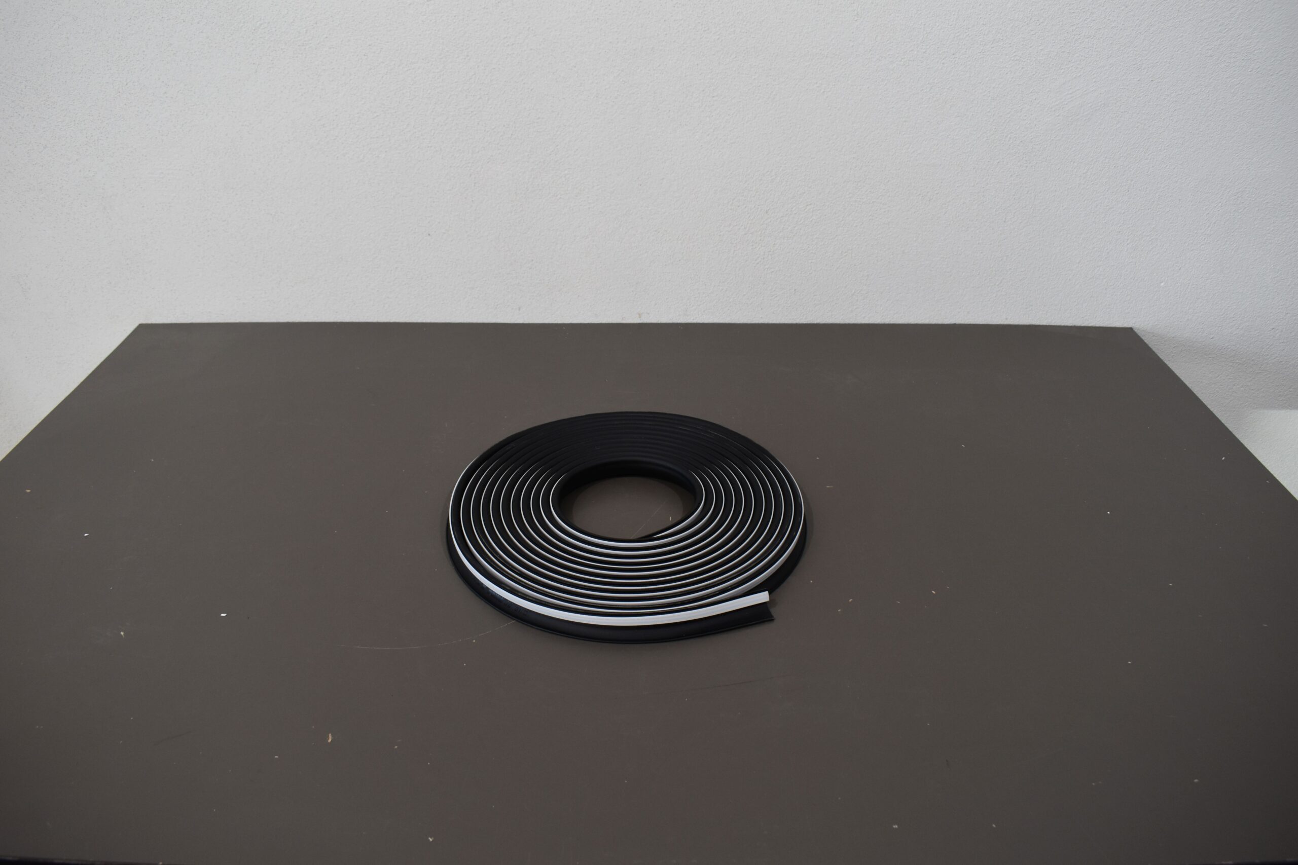 Mekuwa Poliplastic Gummiprofil für Ausstellfenster; 8m