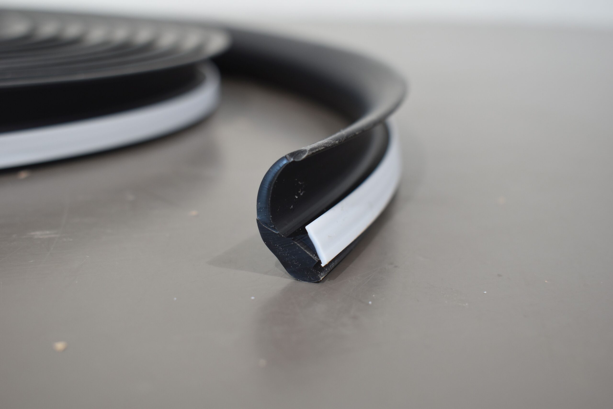 Mekuwa Poliplastic Gummiprofil für Ausstellfenster; 6m – Bild 4