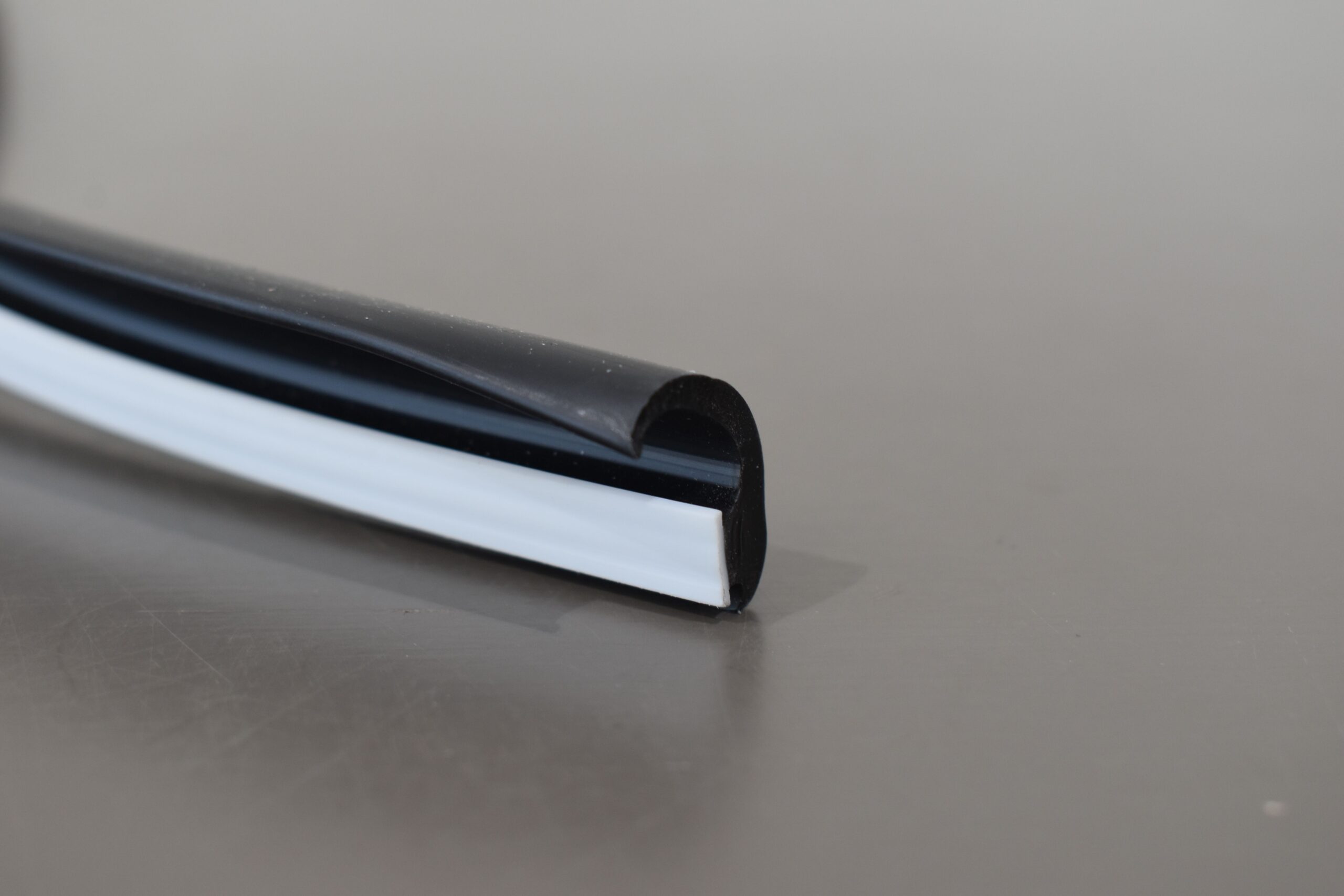 Mekuwa Poliplastic Gummiprofil für Ausstellfenster; 20m – Bild 4