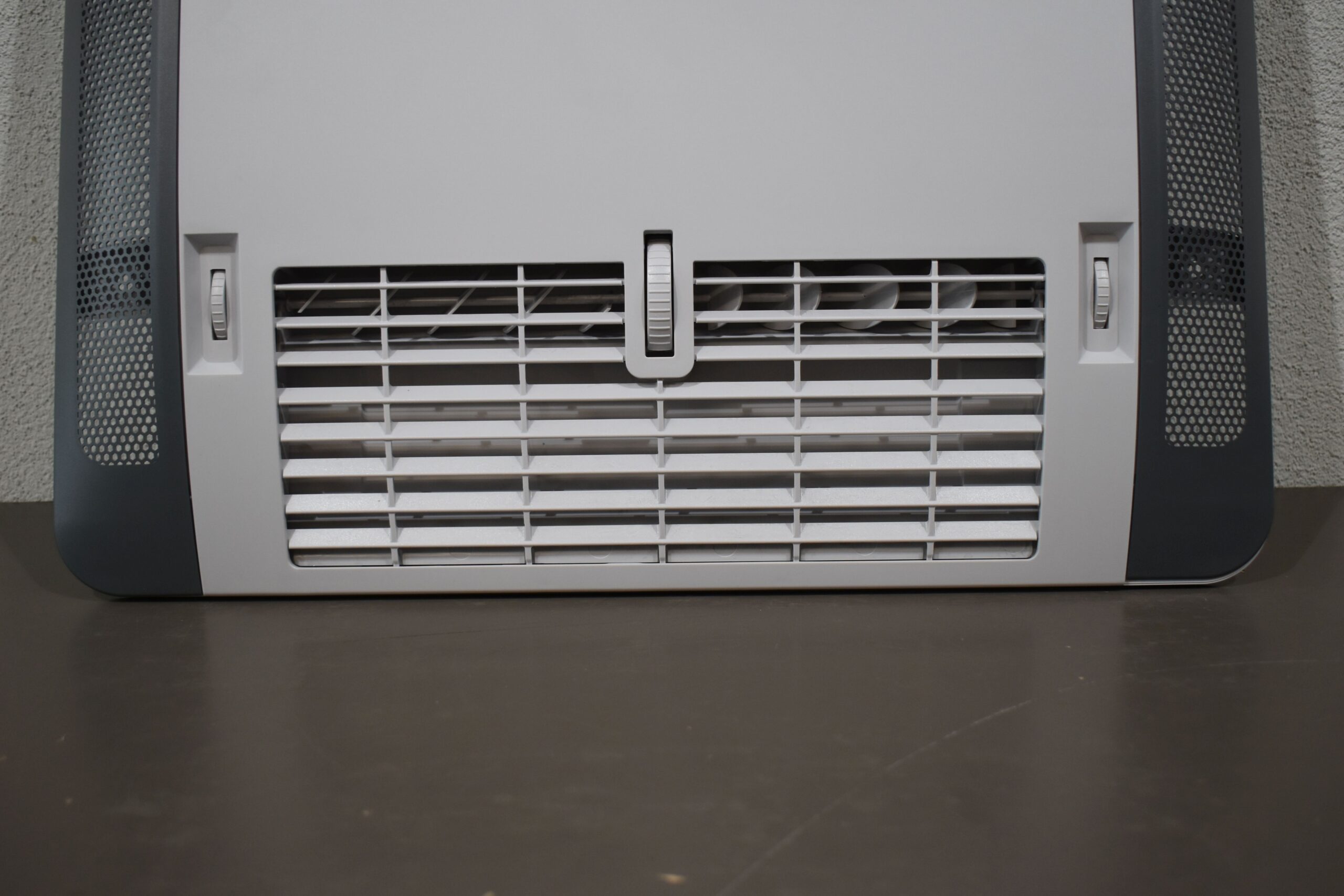 Truma Aventa Comfort Klimaanlage mit Luftverteiler – Bild 9