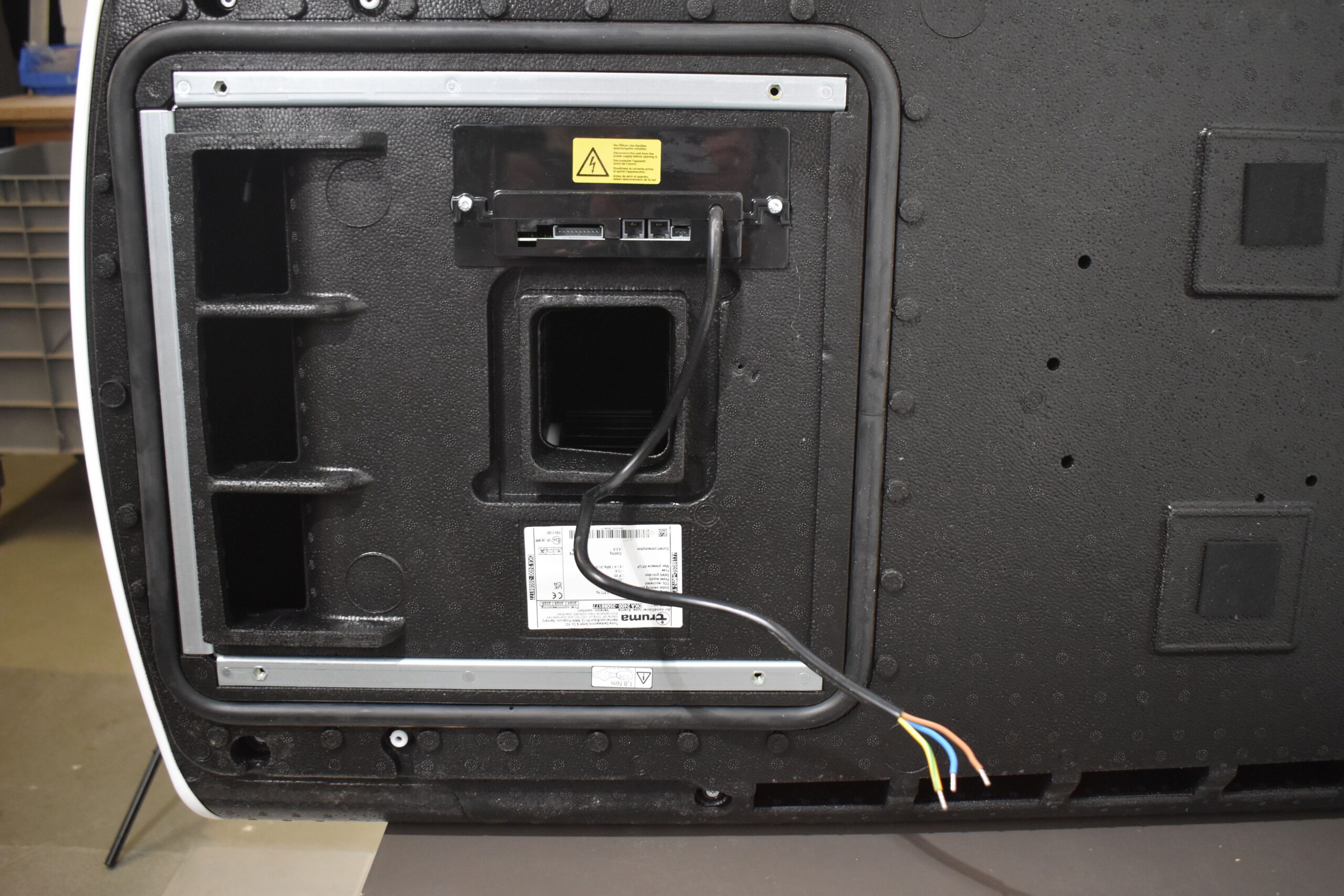 Truma Aventa Comfort Klimaanlage mit Luftverteiler – Bild 5