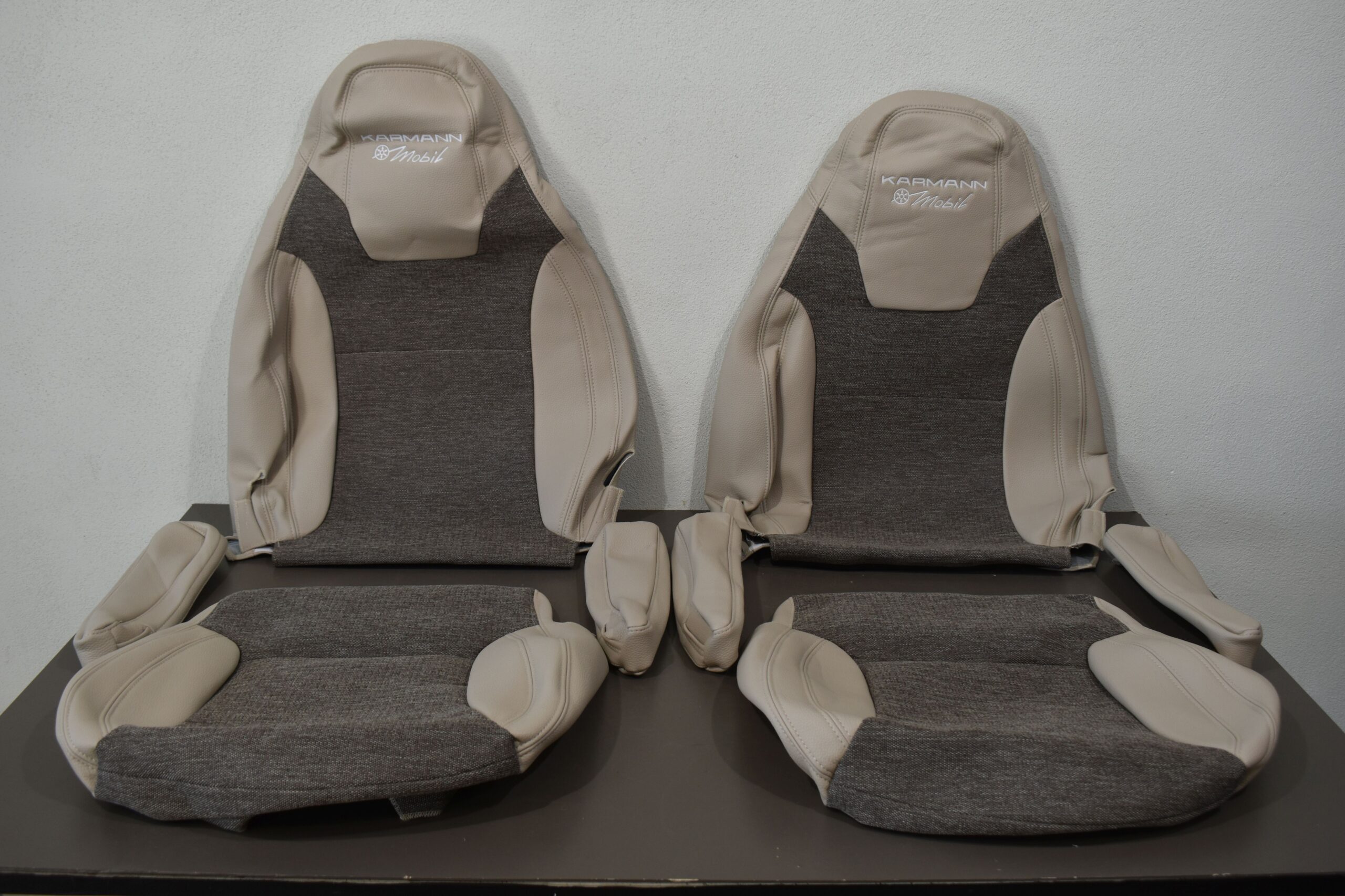 Karmann Mobil Sitzbezug-Set; Fahrer- / Beifahrersitz – Bild 2