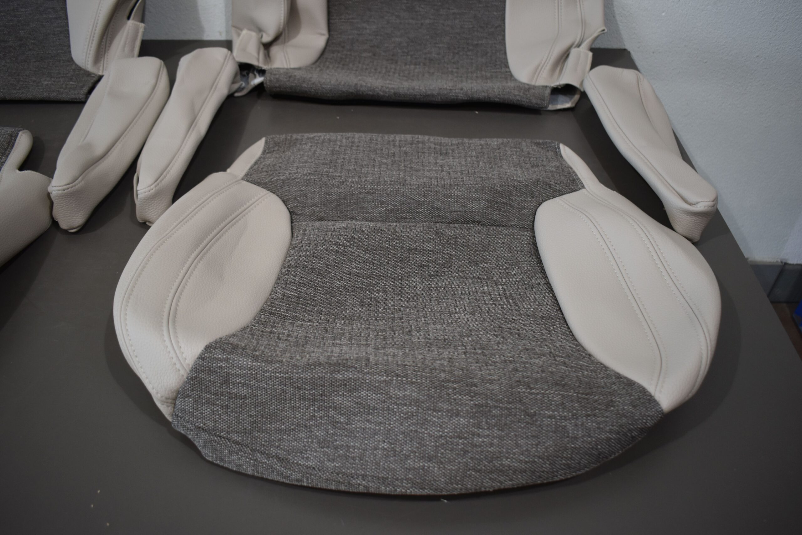 Karmann Mobil Sitzbezug-Set; Fahrer- / Beifahrersitz – Bild 6