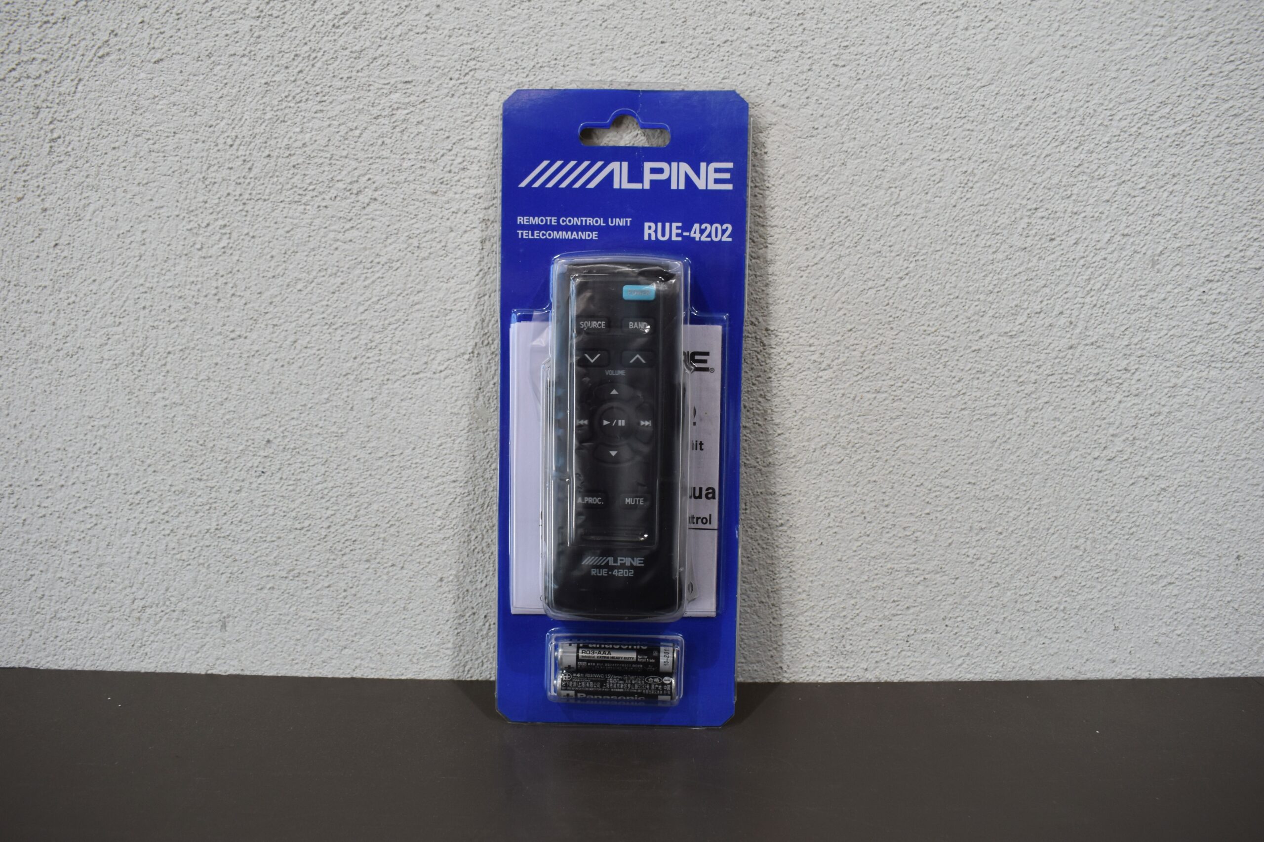 Alpine Fernbedienung RUE-4202 mit Wandhalterung – Bild 2