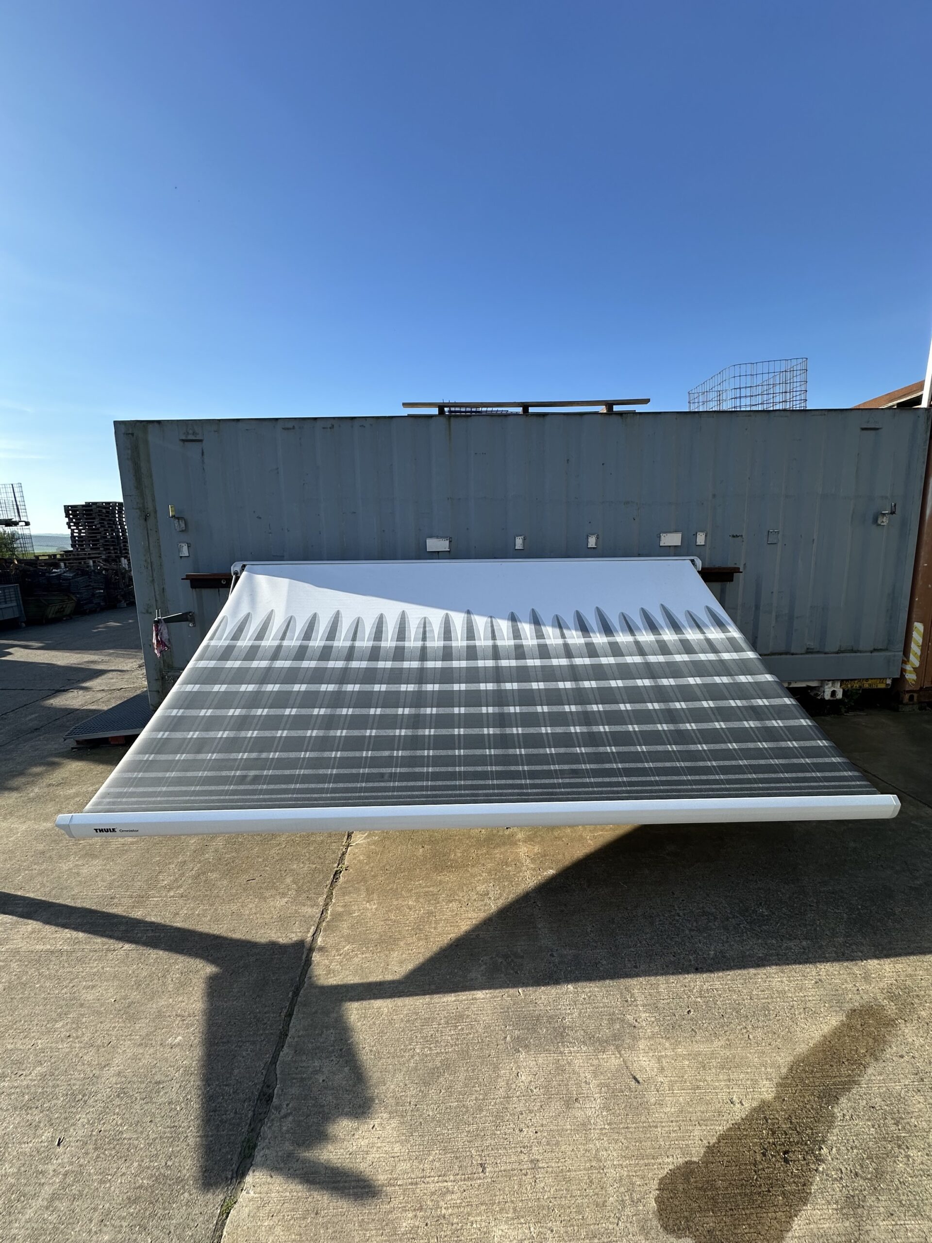 Thule Omnistor Dachmarkise 6200 400cm weiß – Bild 5