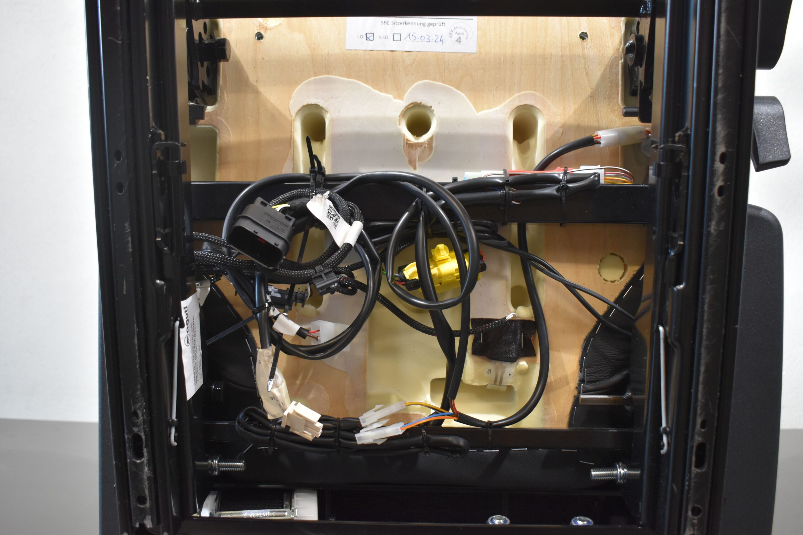 Aguti Sitz Beifahrersitz inkl. Sitzheizung – Bild 17