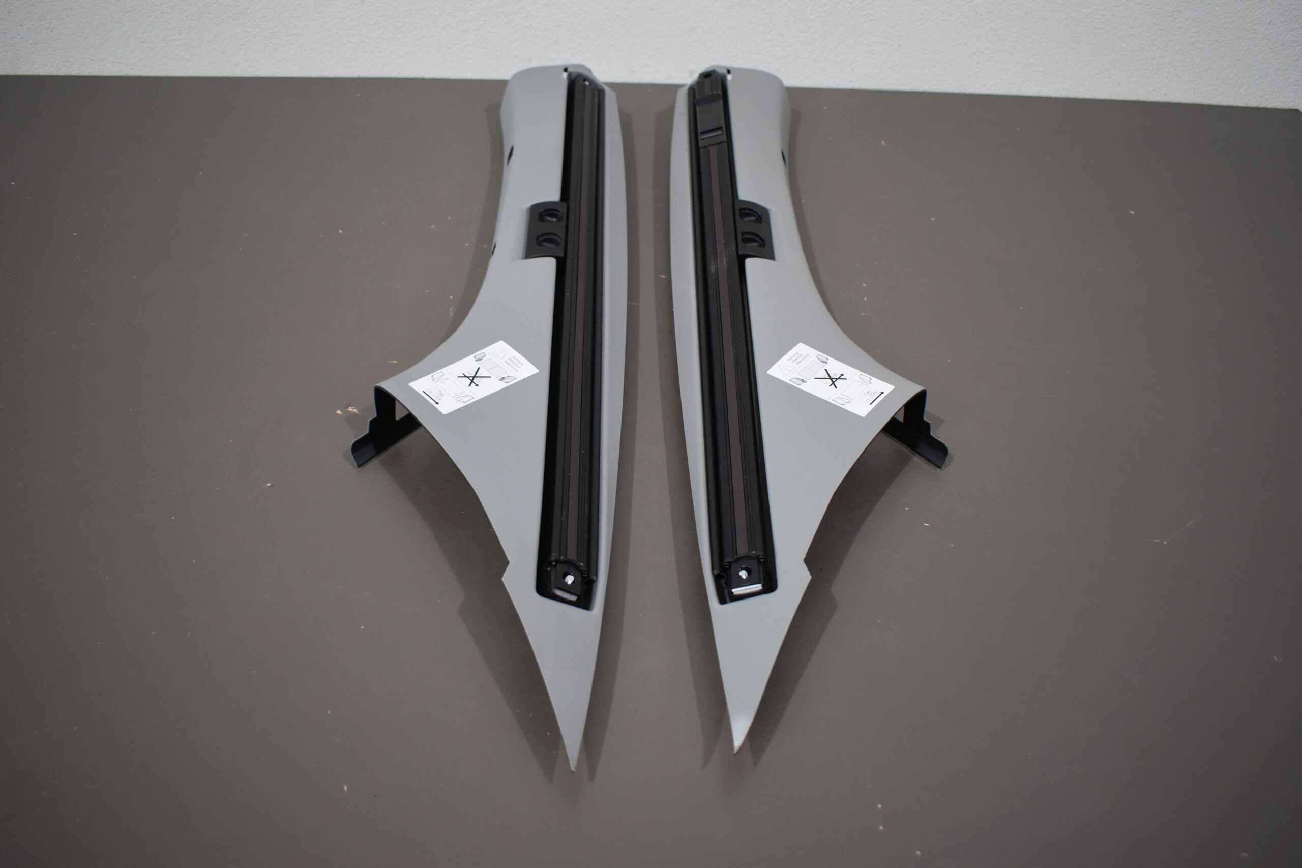 Reimo Frontscheibenrollo VW T5 2010; grau – Bild 7