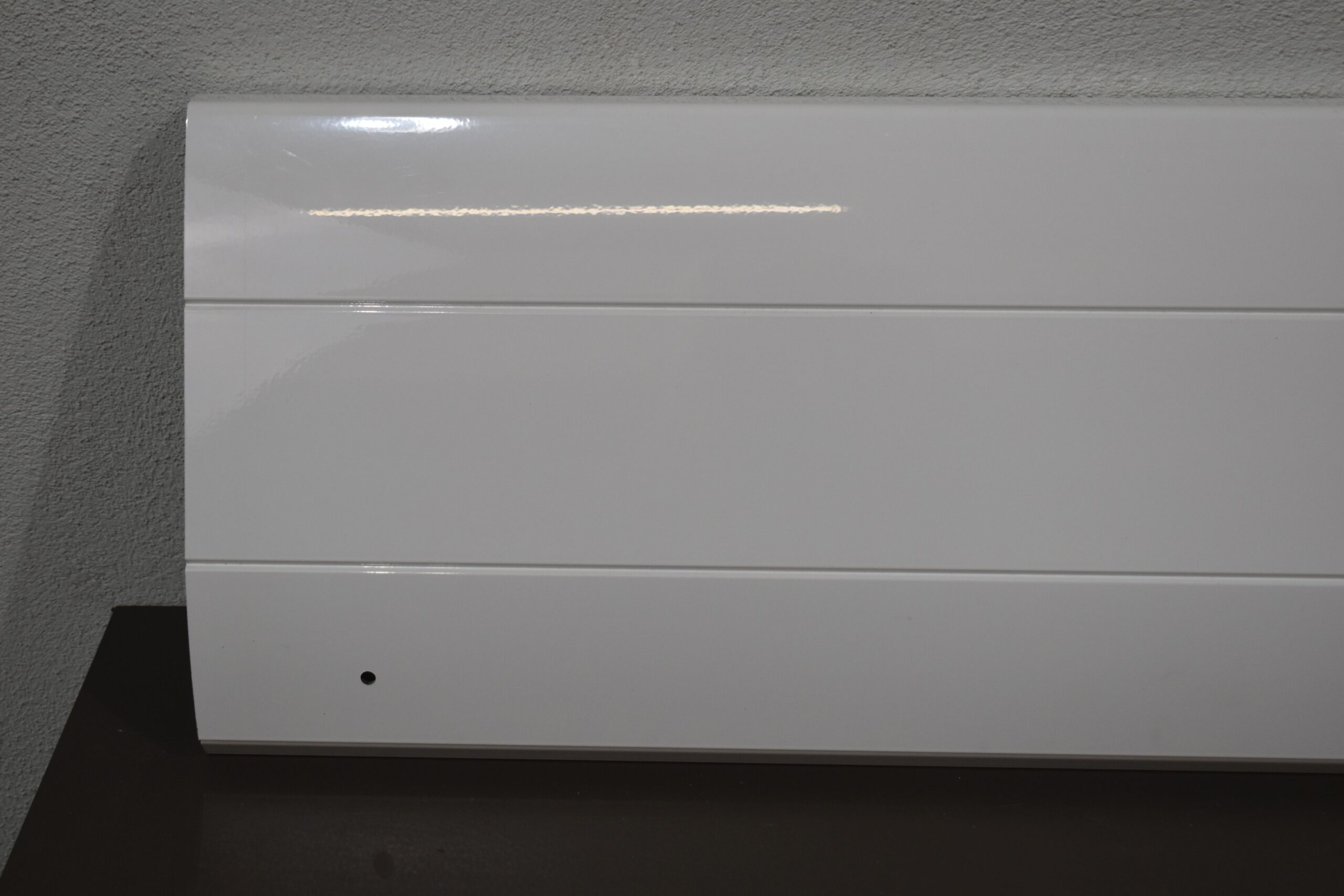 Wohnmobil Schürze mit Positionsleuchte; weiß; 270x1350mm – Bild 3