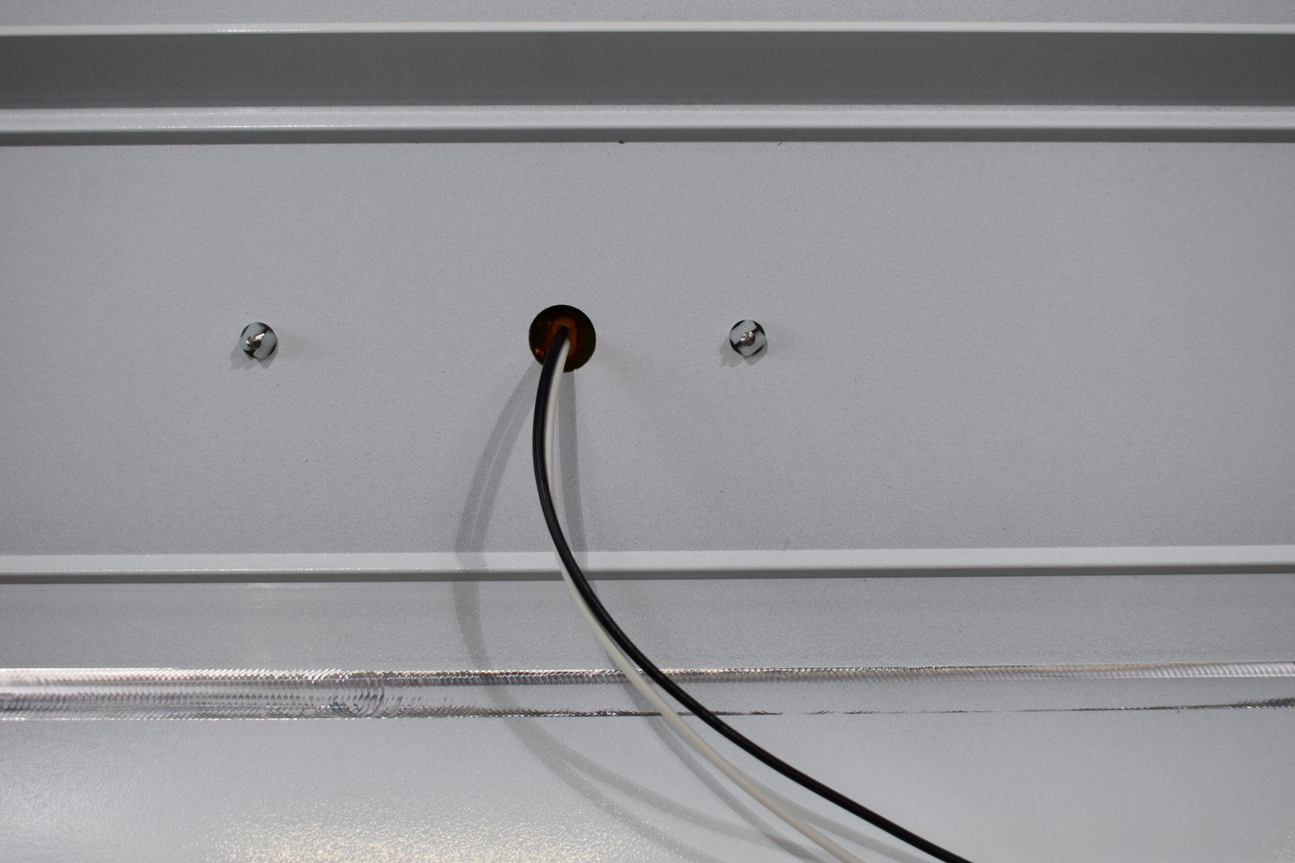 Wohnmobil Schürze mit Positionsleuchte; weiß; 270x1350mm – Bild 7