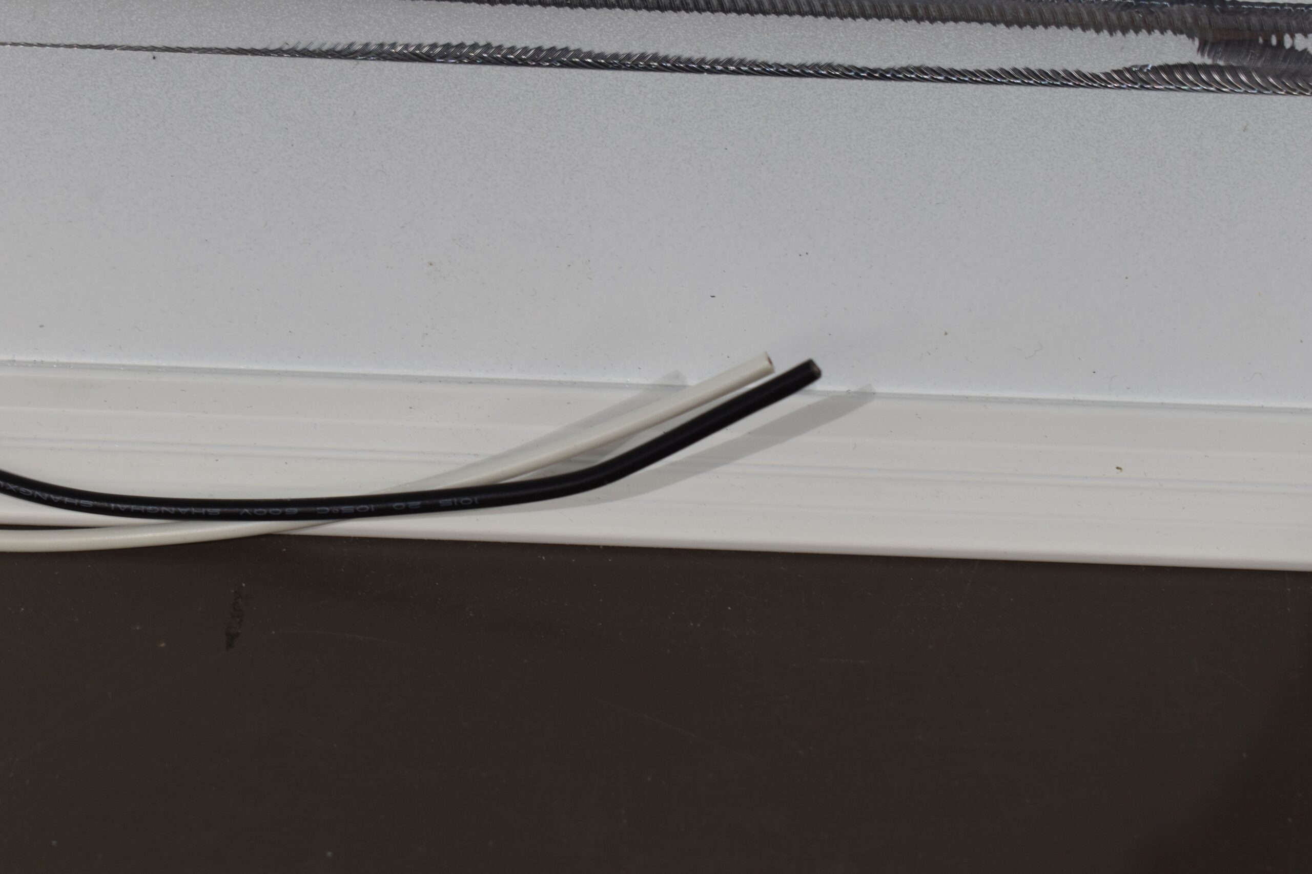 Wohnmobil Schürze mit Positionsleuchte; weiß; 270x1350mm – Bild 8