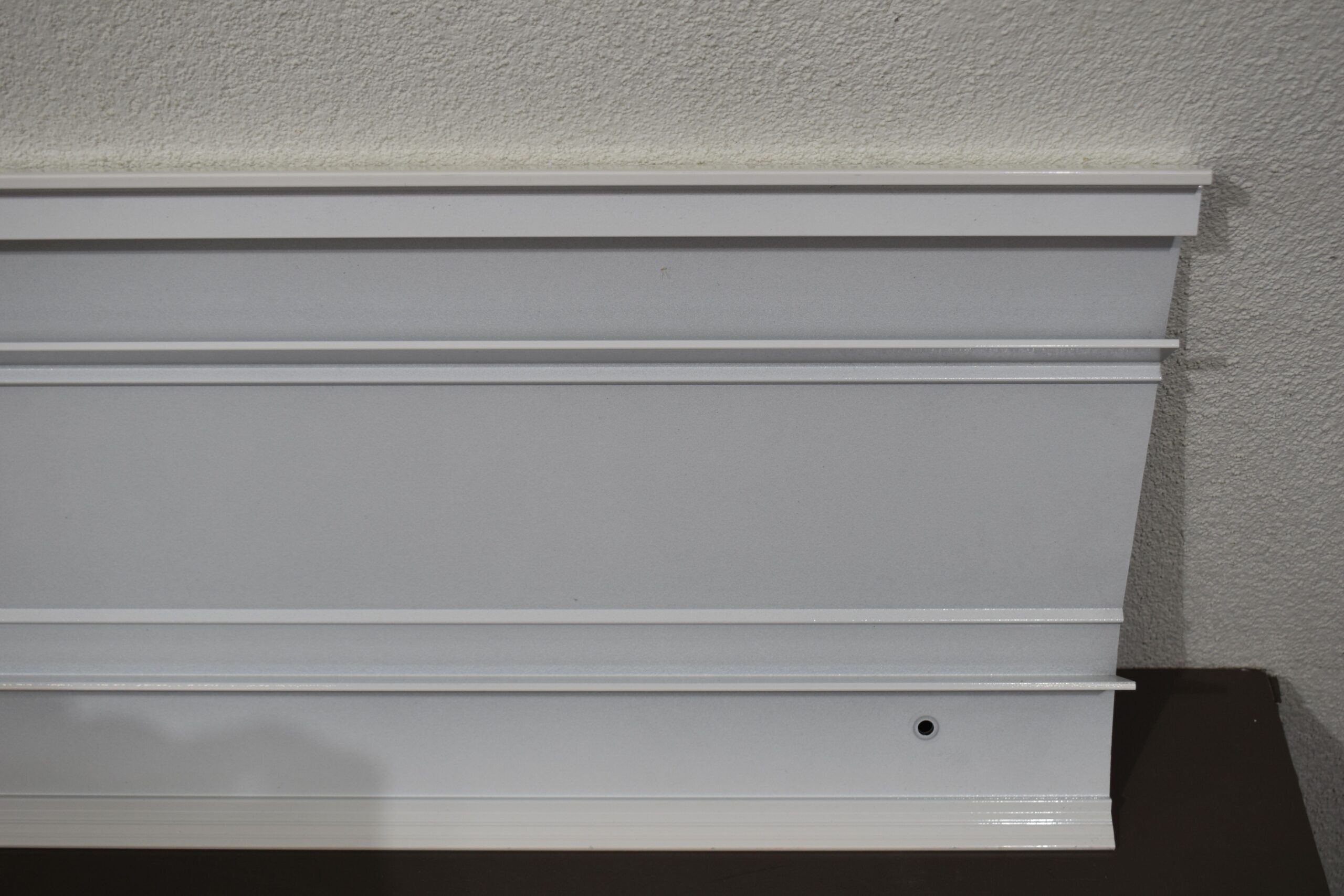 Wohnmobil Schürze mit Positionsleuchte; weiß; 270x1350mm – Bild 10