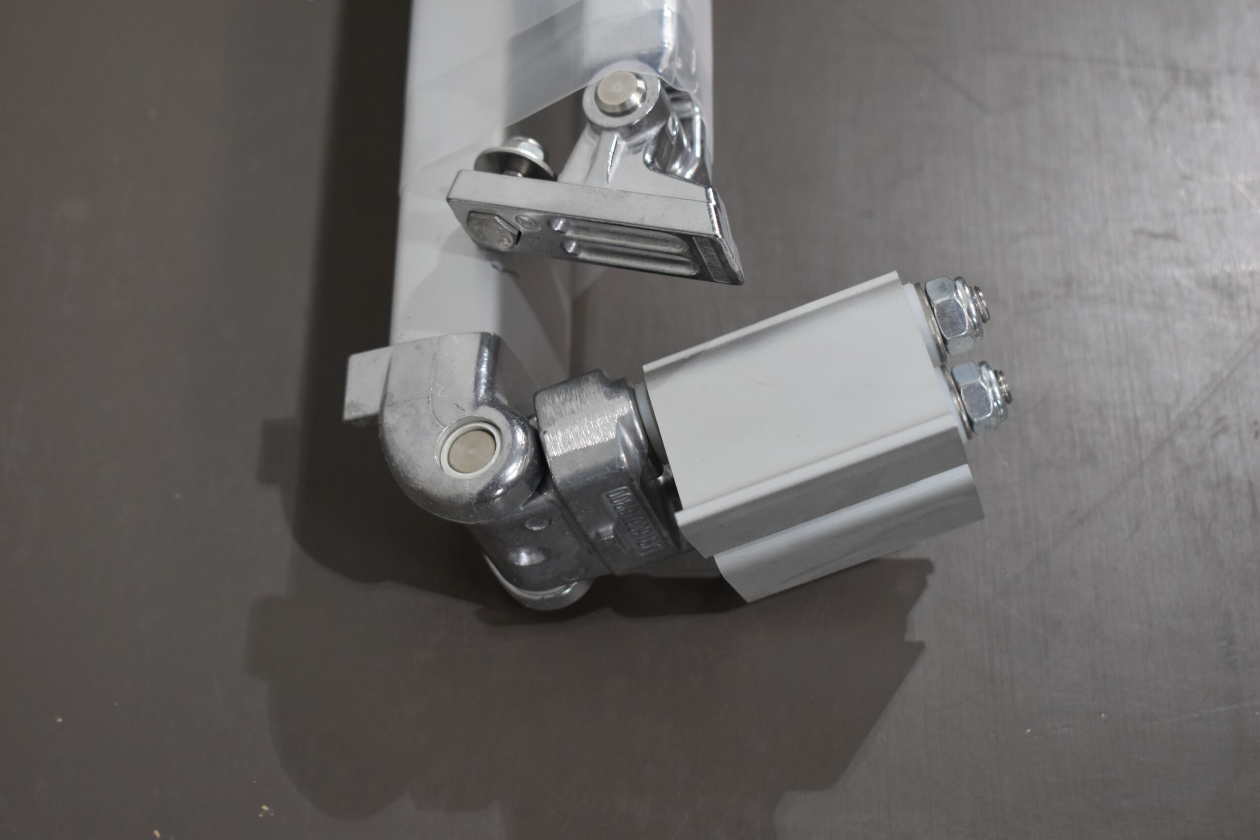 Thule Omnistor 5200 Gelenkarm links 2,5m – Bild 4