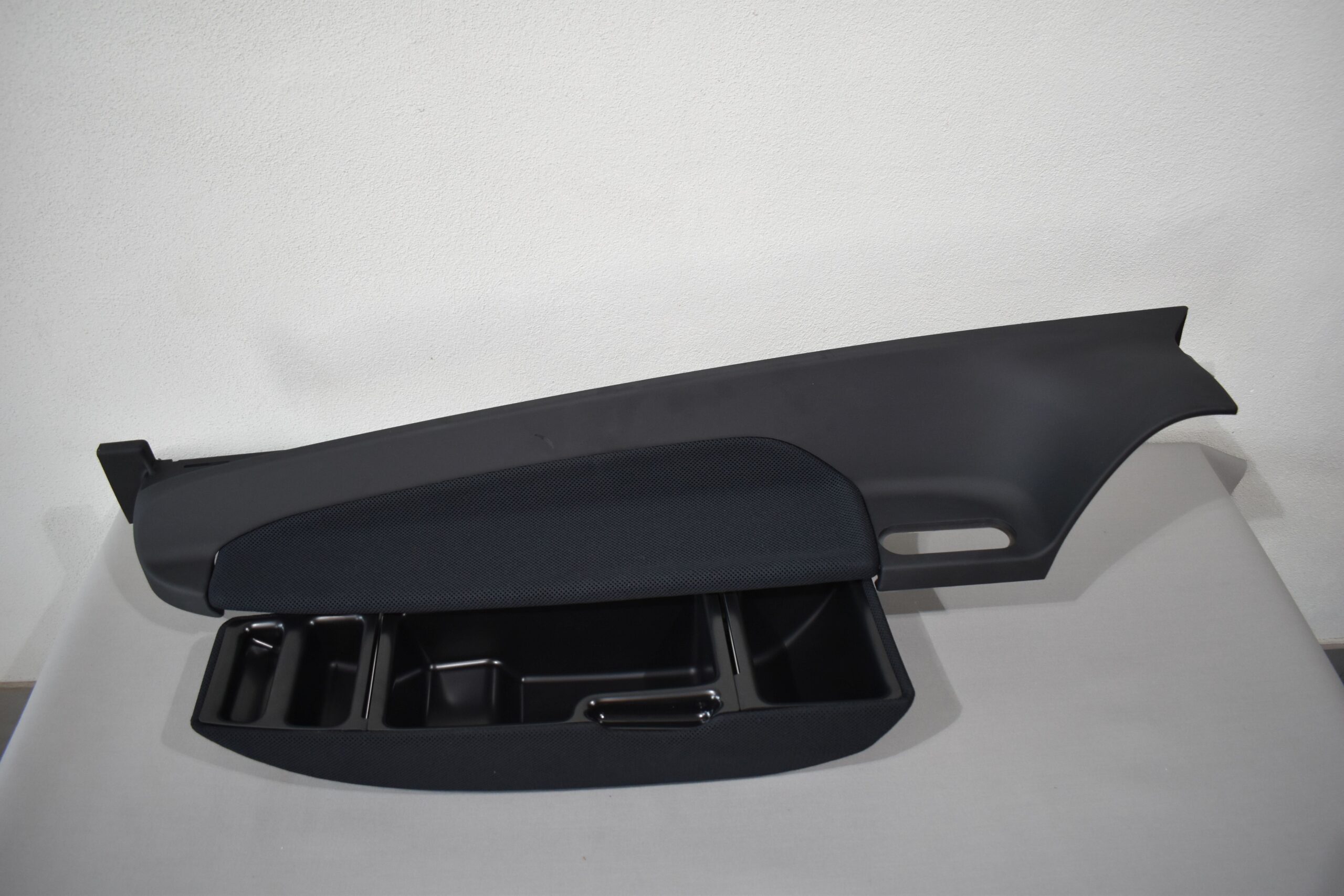 Niesmann und Bischoff Armaturenbrett-Oberteil links; mit Auszug – Bild 4