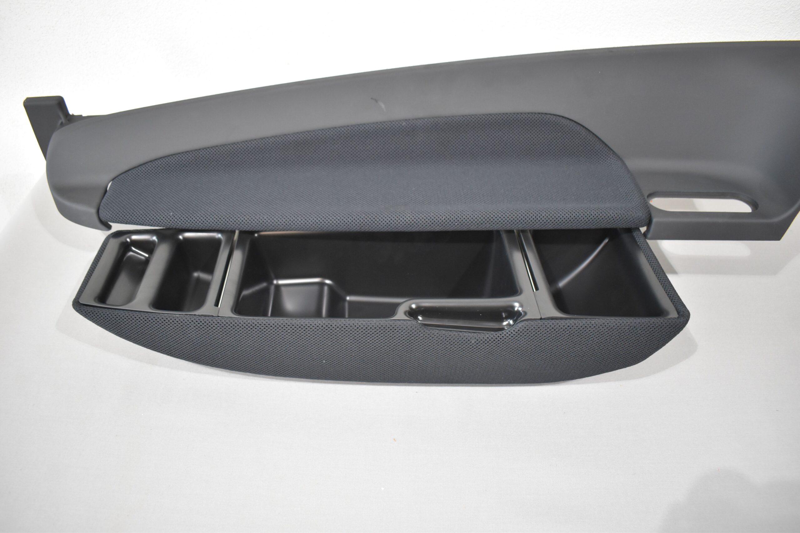 Niesmann und Bischoff Armaturenbrett-Oberteil links; mit Auszug – Bild 5