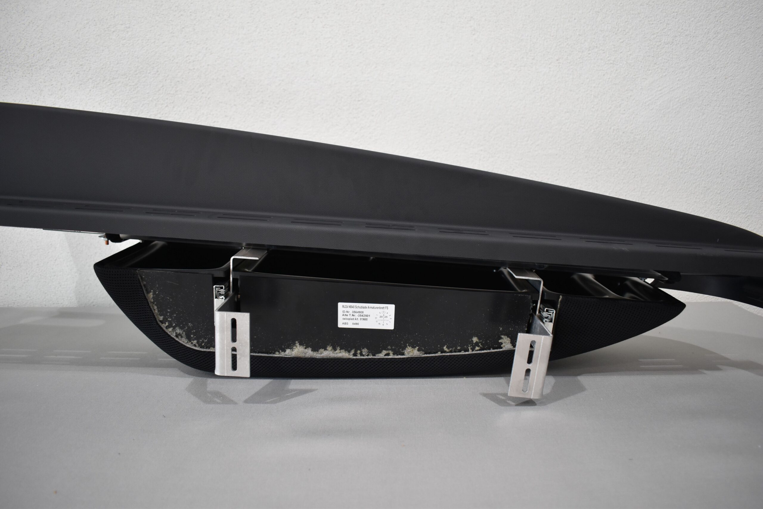 Niesmann und Bischoff Armaturenbrett-Oberteil links; mit Auszug – Bild 9