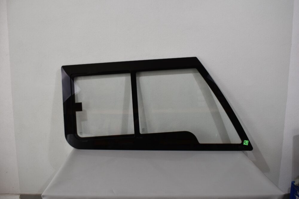 Eura Mobil Fahrerhausfenster Mekuwa Glasflächenschiebfenster rechts