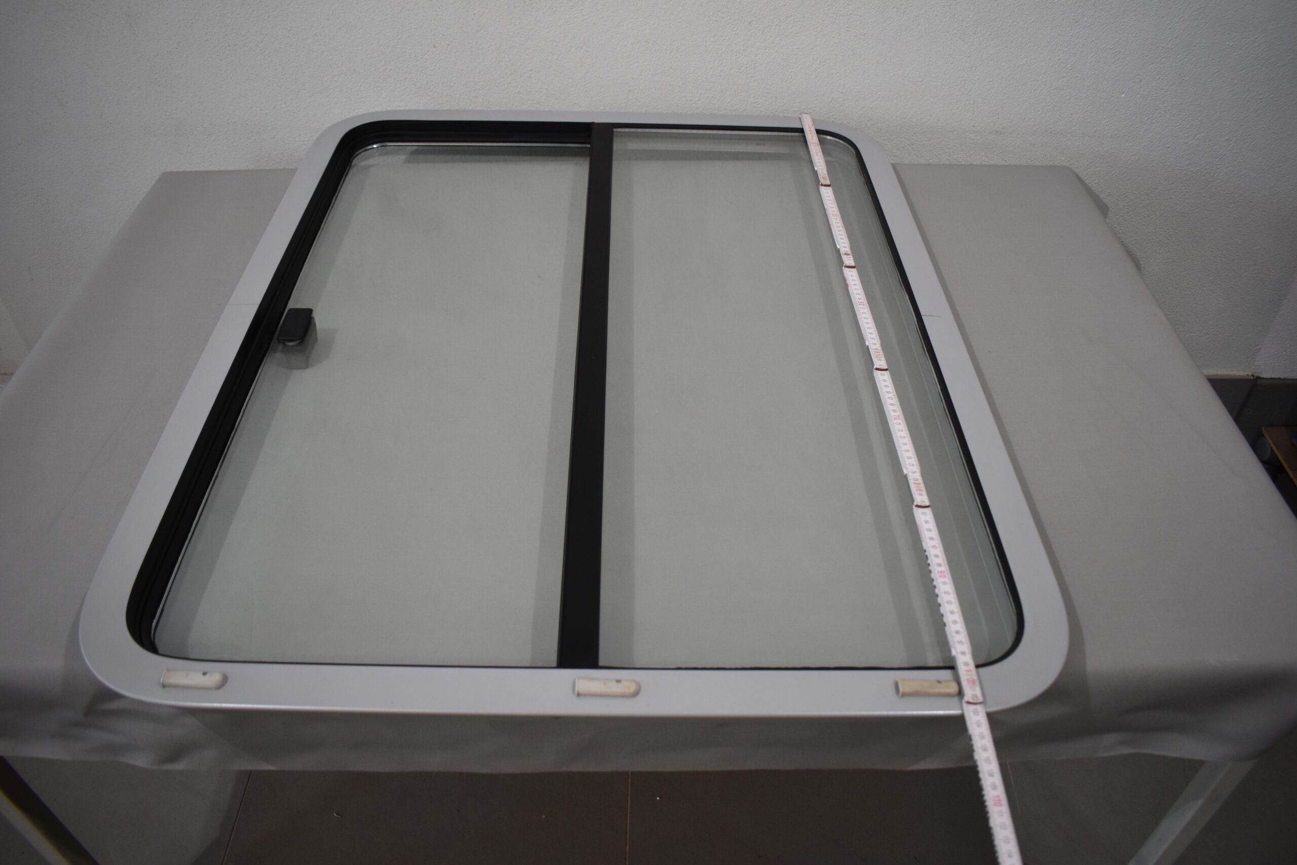 Niesmann und Bischoff Mekuwa Schiebefenster Beifahrerseite 1030x830mm – Bild 6