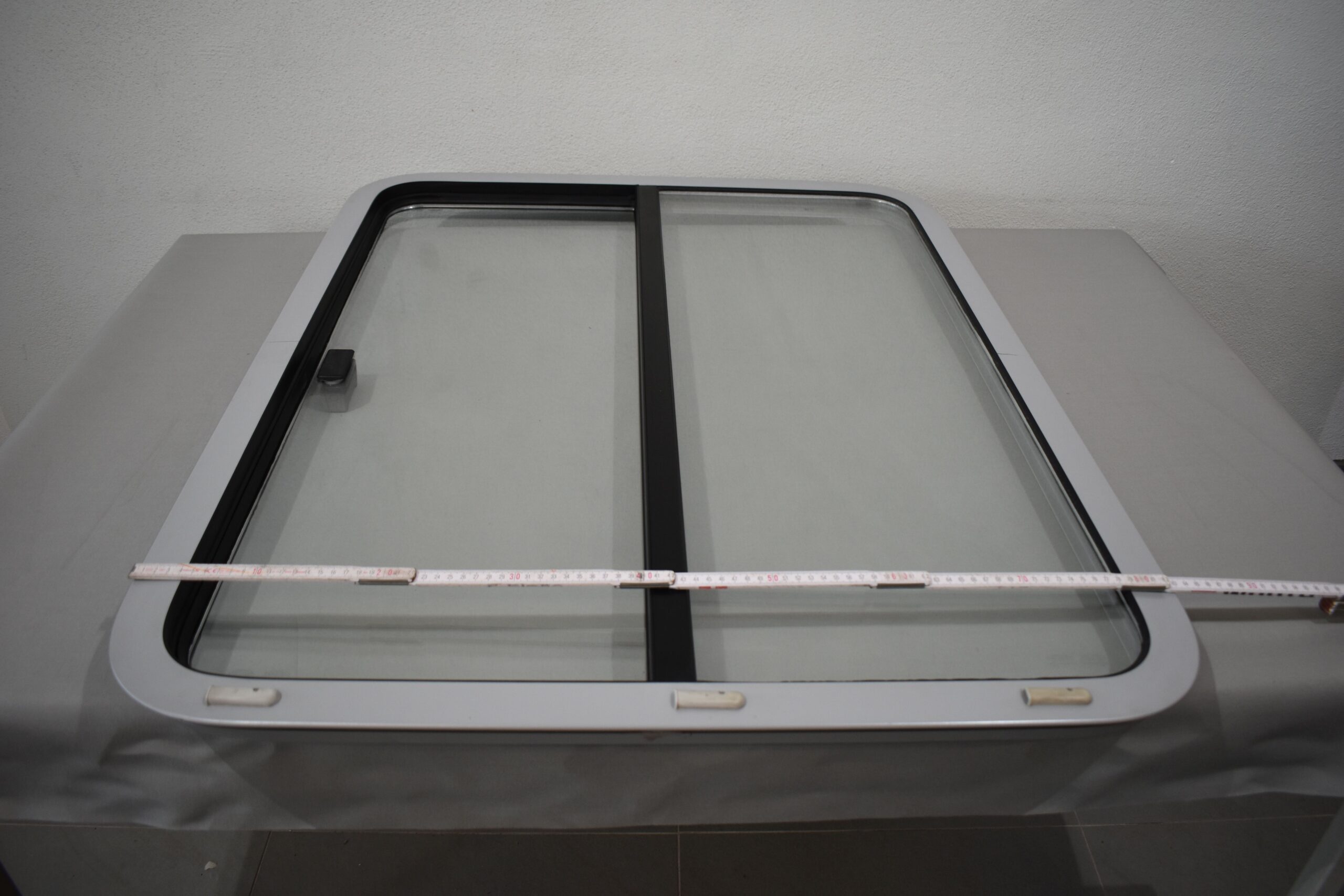 Niesmann und Bischoff Mekuwa Schiebefenster Beifahrerseite 1030x830mm – Bild 8