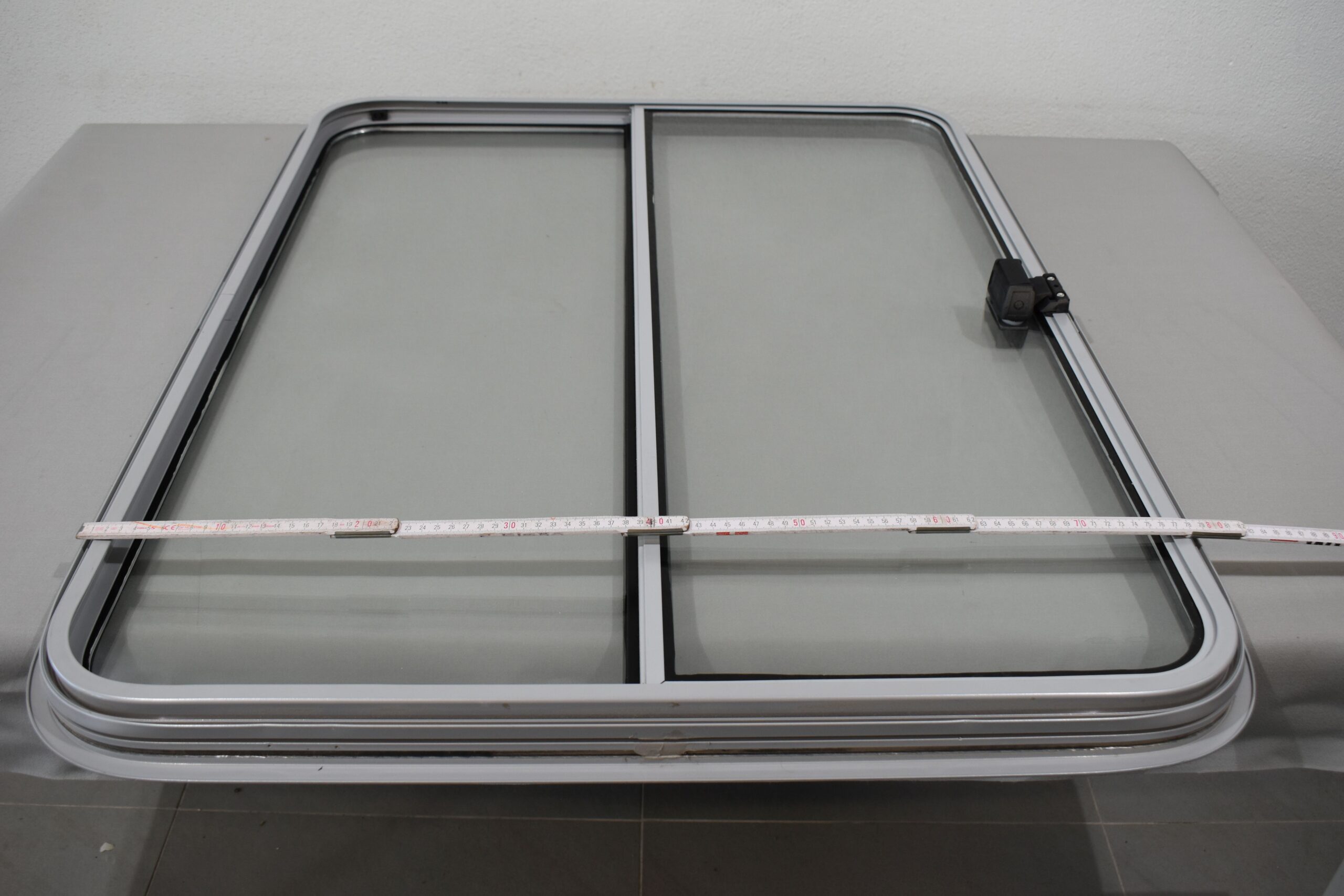 Niesmann und Bischoff Mekuwa Schiebefenster Beifahrerseite 1030x830mm – Bild 12