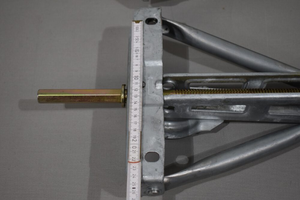 Knott Wohnwagen Ausdrehstützen / Kurbelstützen 2er-Set – Bild 3