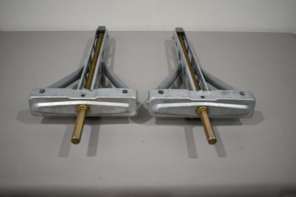 Knott Wohnwagen Ausdrehstützen / Kurbelstützen 2er-Set – Bild 5