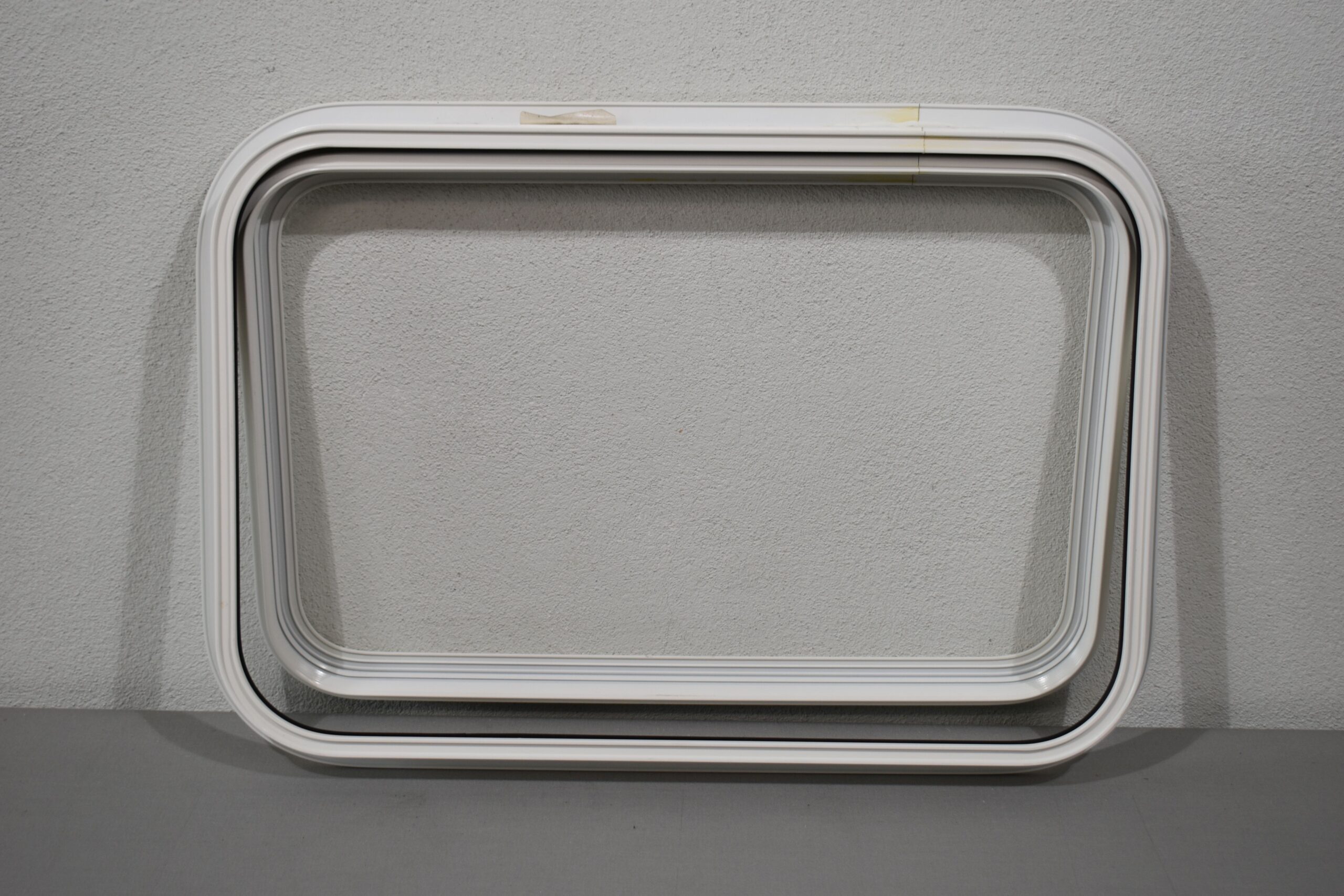 Eura Mobil Klappenrahmen weiß; 620x420mm – Bild 7